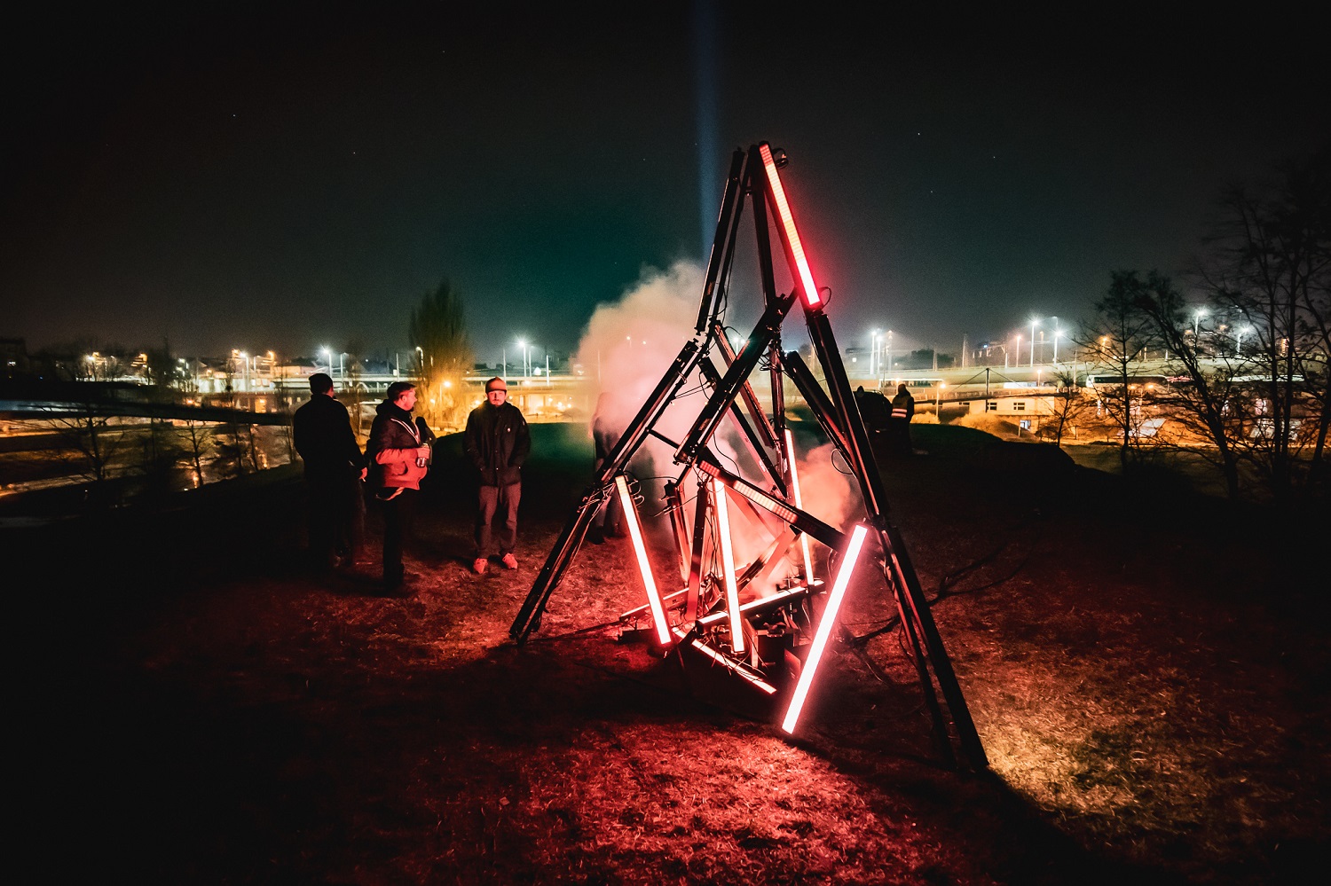 Katedrálu sv. Bartoloměje a dalších 14 míst v širším centru Plzně rozzářil festival světla a umění ve veřejném prostoru BLIK BLIK. To nejlepší ze současné digitální tvorby, video a lasermapping nebo světlenou show předvedli 25. a 26. března 2022 ve večerních hodinách umělci z Čech a zahraničí. (foto:DEPO2015,26.3.2022)