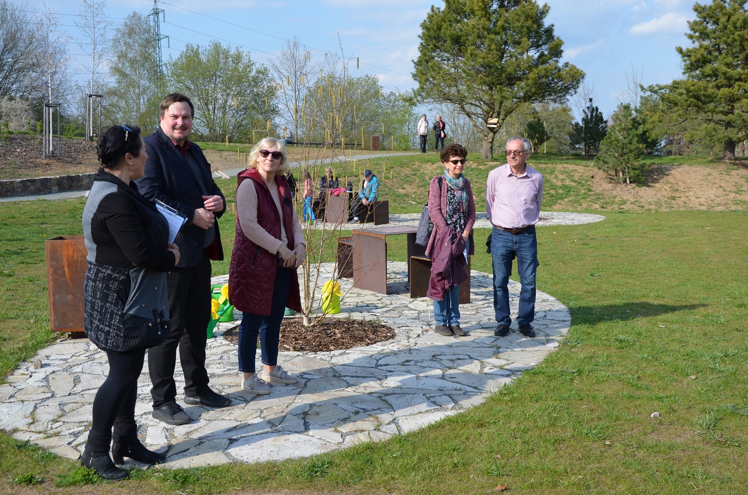 V prostoru bývalého hřiště BMX na okraji sídliště Košutka vznikl nový park Podzemník, který zrealizovala Správa veřejného statku města Plzně na základě přání občanů. Na okraji jednoho z největších plzeňských sídlišť tak vznikla nová skoro 2,5 hektaru velká parková plocha. (foto: E. Kriegerová, 28.4.2022)