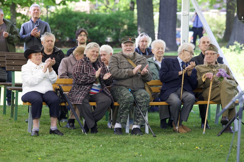 Náměstí Míru - pietní akt (foto: R. Muchka, 5.5.2022)