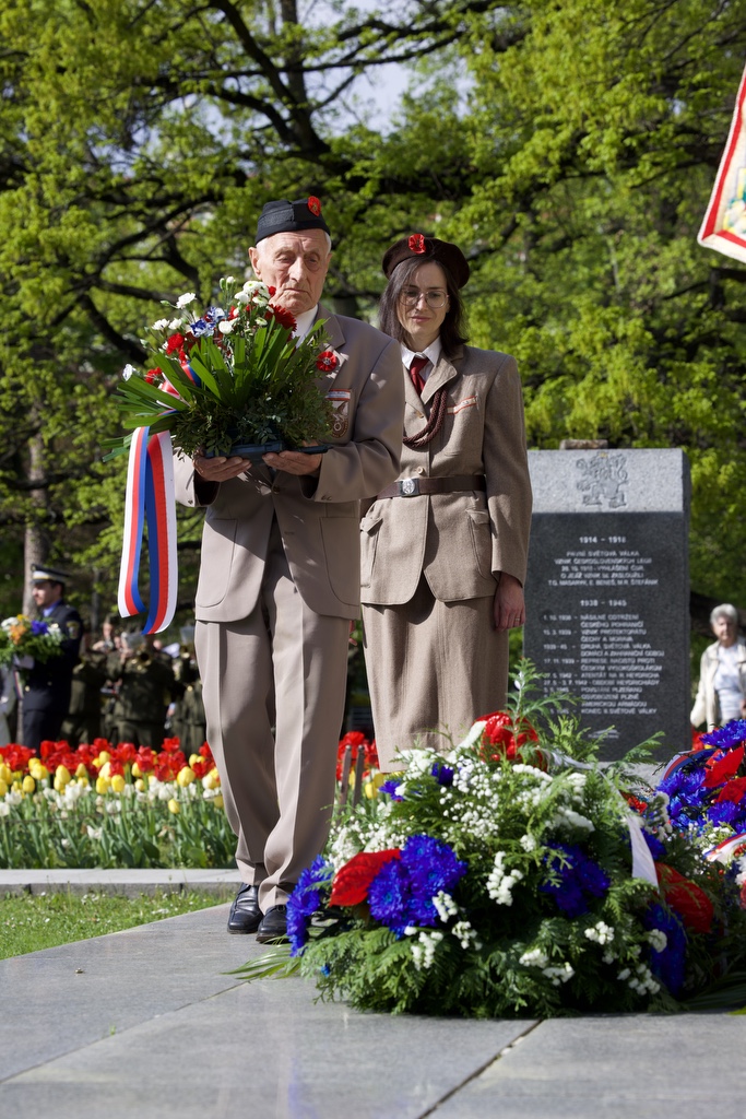 Náměstí Míru - pietní akt (foto: R. Muchka, 5.5.2022)