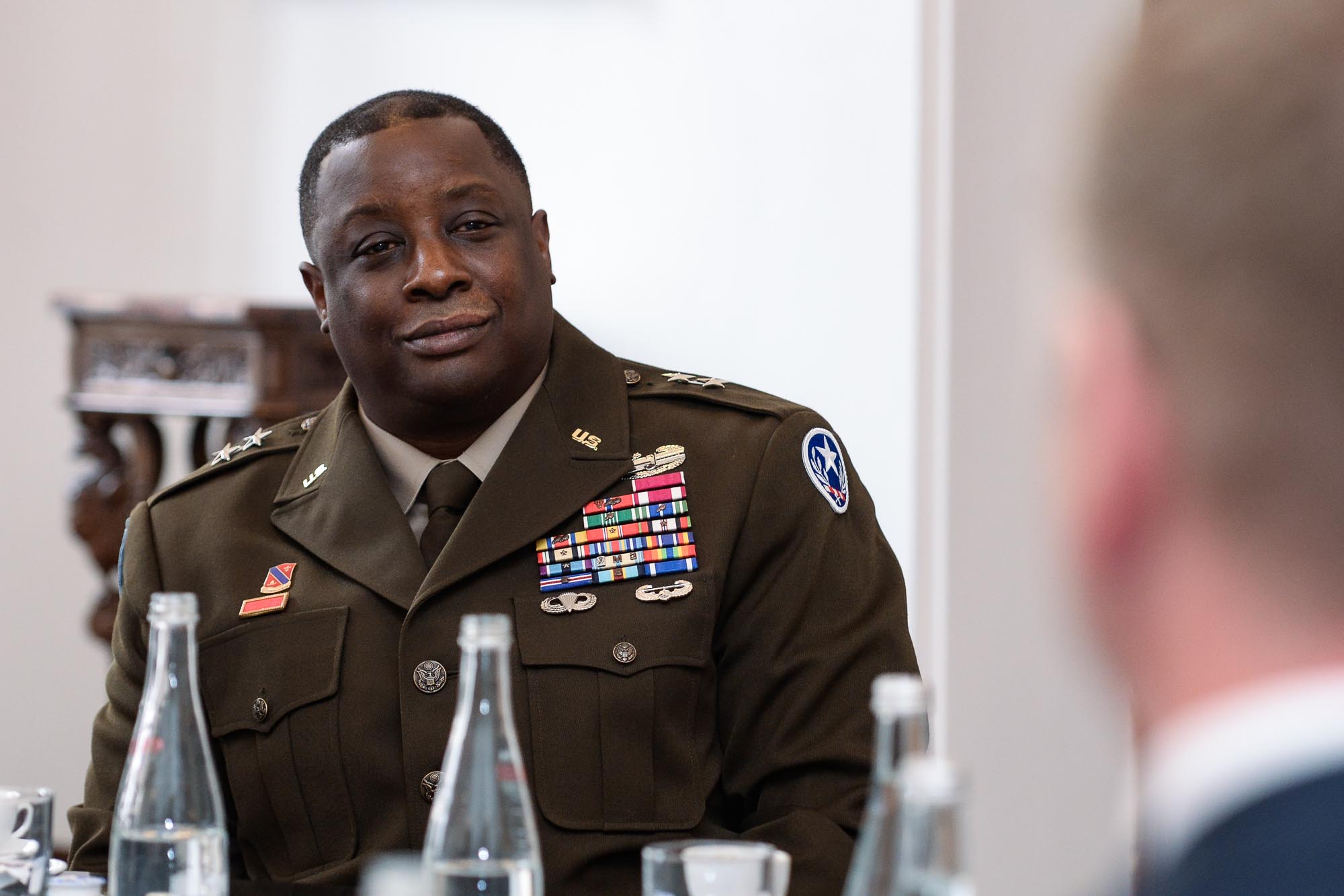 Slavnosti svobody 2022 - Přijetí velvyslanců / pietní akt na plzeňské radnici (foto: M. Pecuch, 6.5.2022)