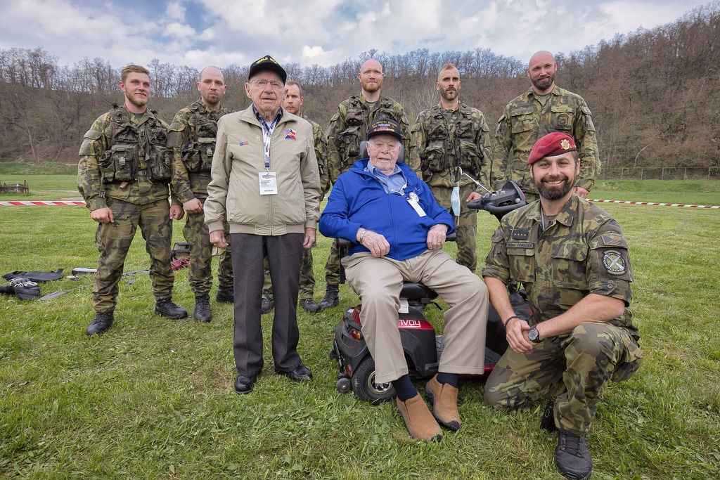 Slavnosti svobody 2022 - Dopoledne 7. května (foto: R. Muchka, 7.5.2022)