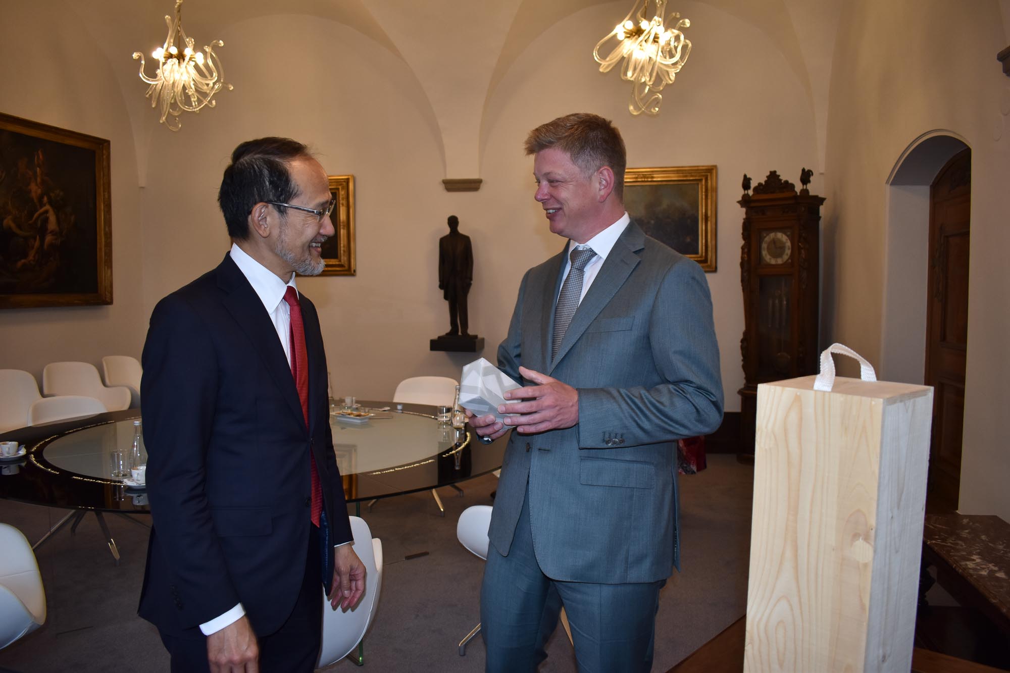 Velvyslanec Japonska Hideo Suzuki v Plzni (foto: A. Jarošová, 24.5.2022)