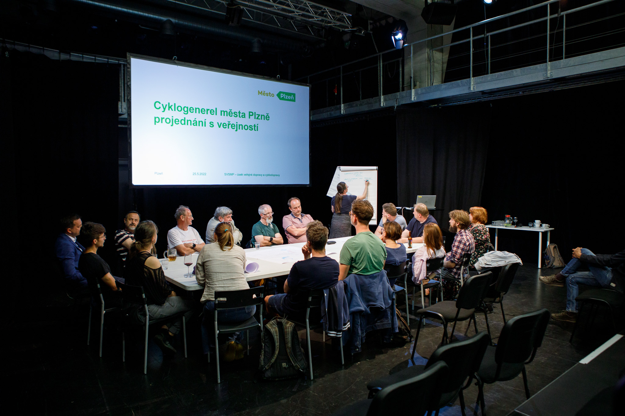 Veřejná diskuze a tisková konference k novému Cyklogenerelu v Plzni (foto: Centrum pro komunitní práci západní Čechy, 24.5.2022 / M. Pecuch, 27.5.2022)