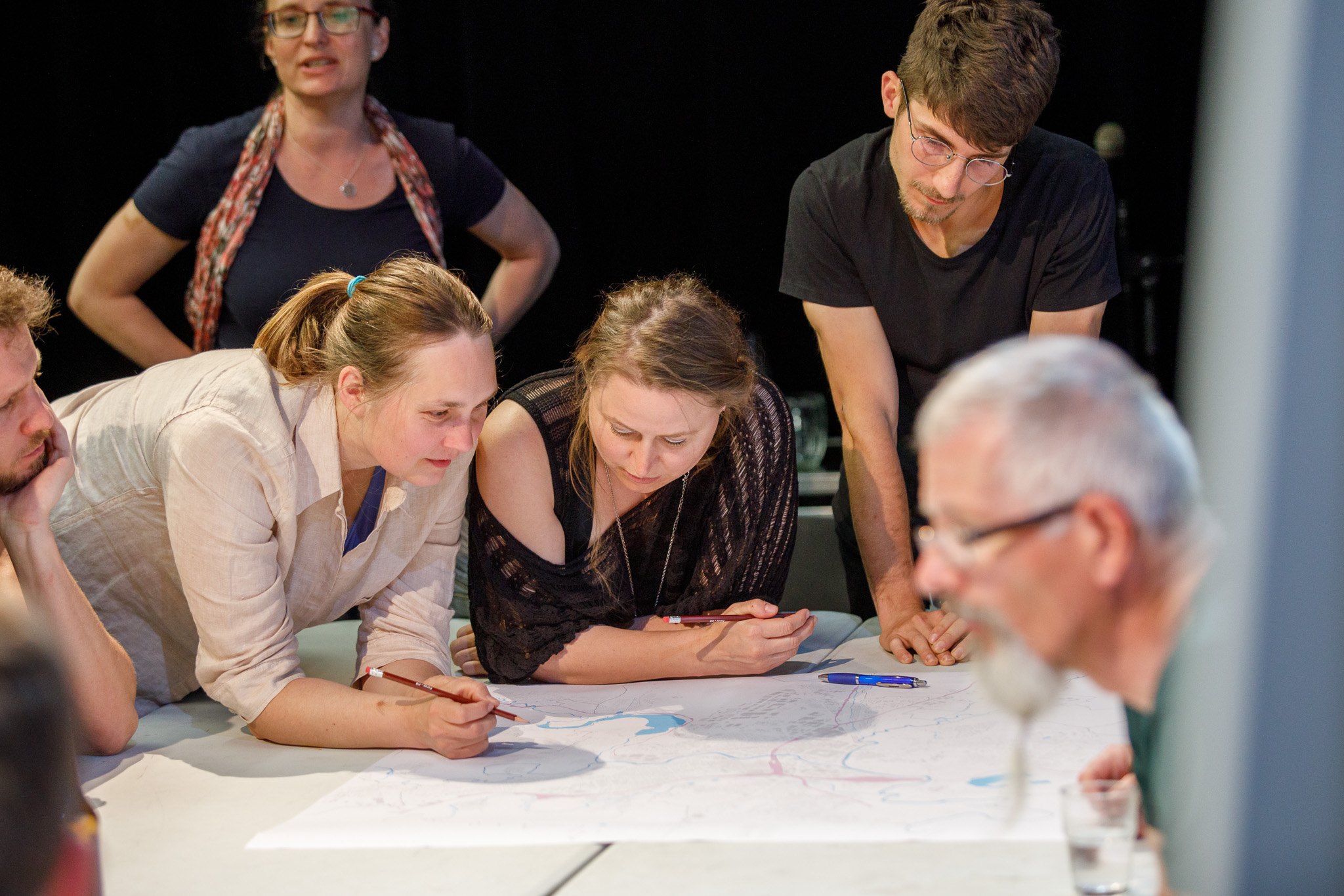 Veřejná diskuze a tisková konference k novému Cyklogenerelu v Plzni (foto: Centrum pro komunitní práci západní Čechy, 24.5.2022 / M. Pecuch, 27.5.2022)