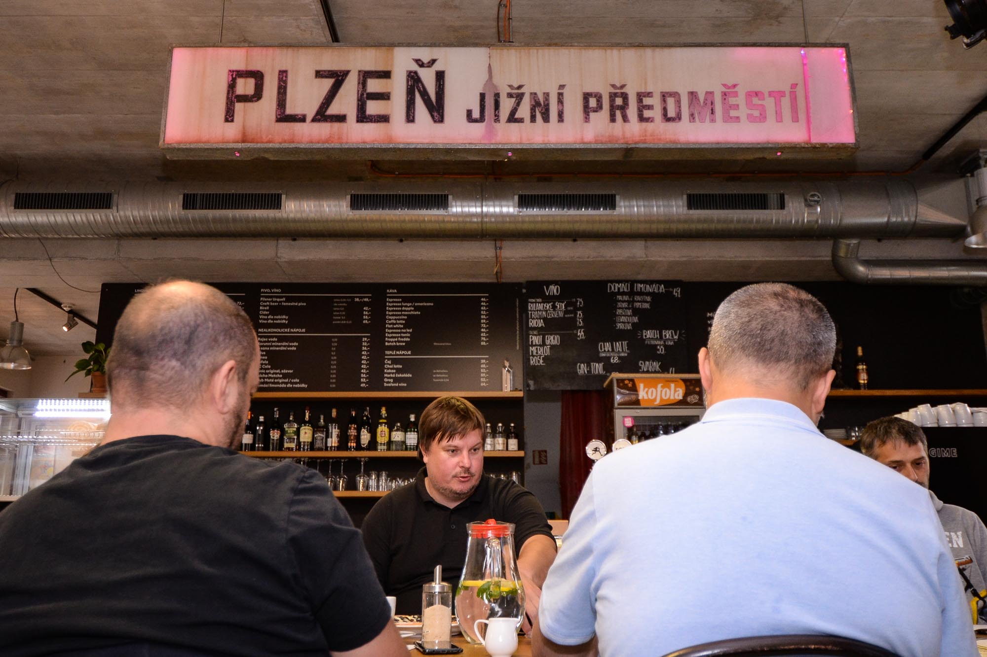 Veřejná diskuze a tisková konference k novému Cyklogenerelu v Plzni (foto: Centrum pro komunitní práci západní Čechy, 24.5.2022 / M. Pecuch, 27.5.2022)