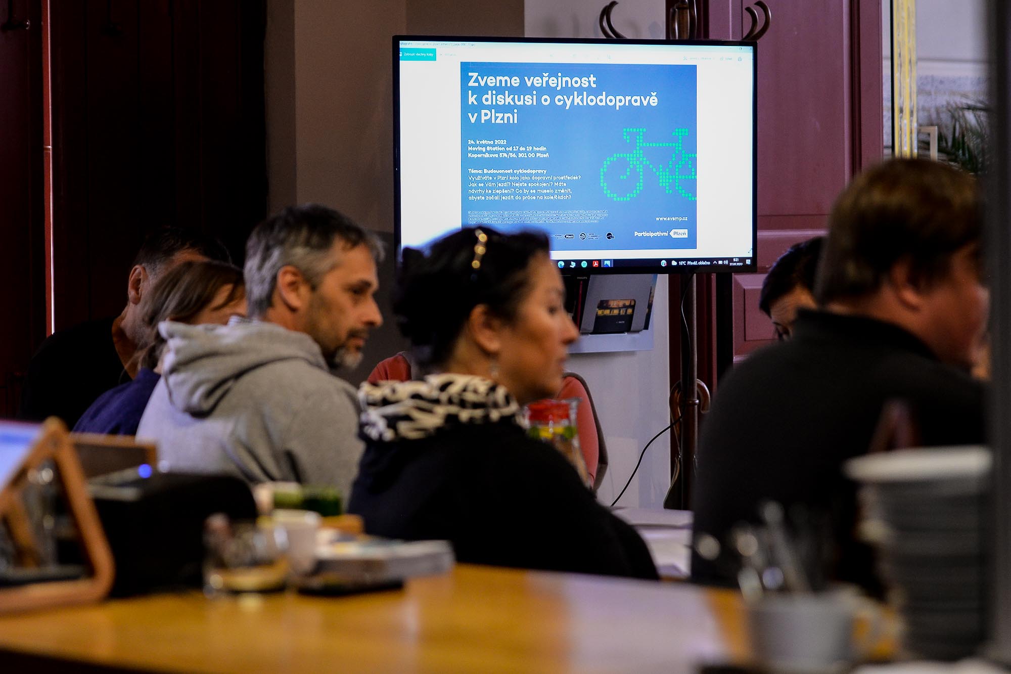 Veřejná diskuze a tisková konference k novému Cyklogenerelu v Plzni (foto: Centrum pro komunitní práci západní Čechy, 24.5.2022 / M. Pecuch, 27.5.2022)