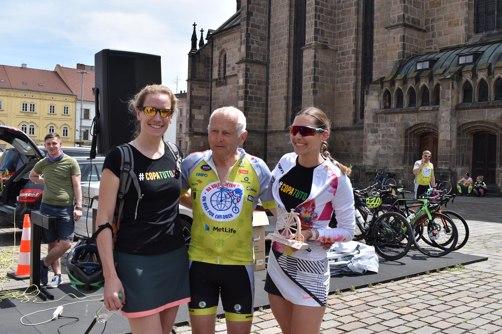 Cyklotour vybírá peníze na onkologicky nemocné děti (foto: A. Jarošová, 2.6.2022)