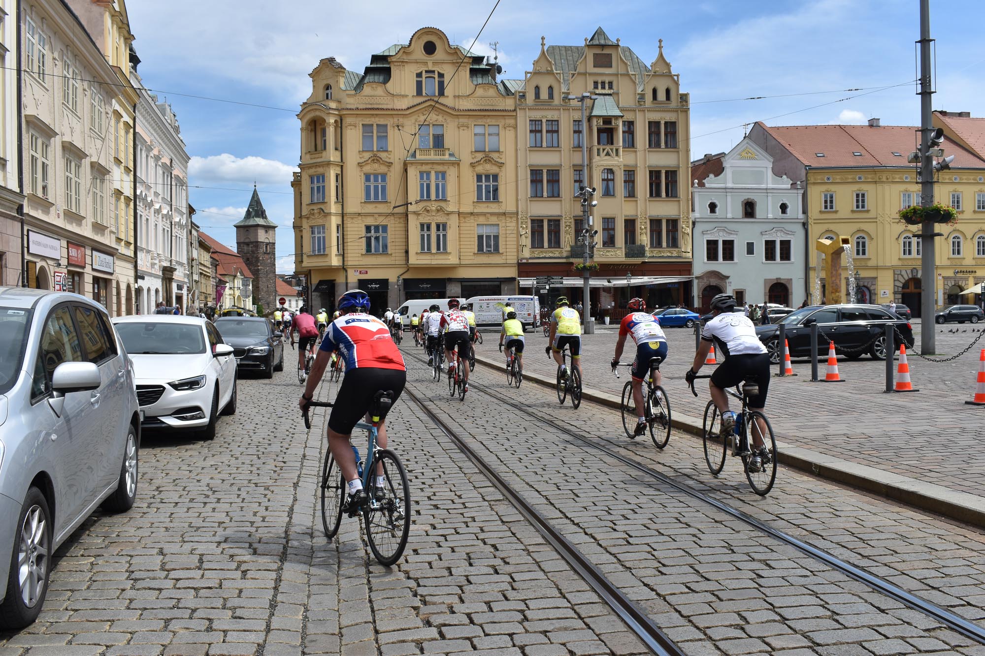 Cyklotour vybírá peníze na onkologicky nemocné děti (foto: A. Jarošová, 2.6.2022)