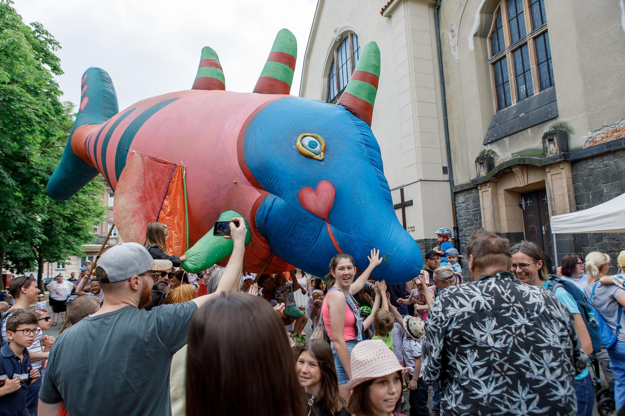 Loutkové Slovany (foto: V. Štaif, 4.6.2022)