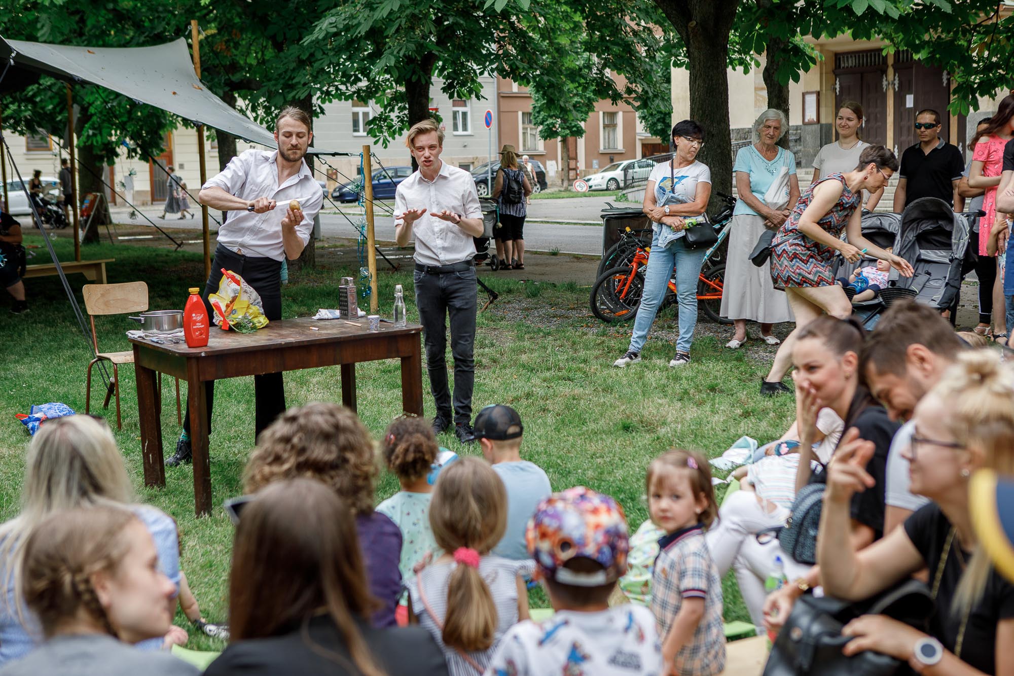 Loutkové Slovany (foto: V. Štaif, 4.6.2022)