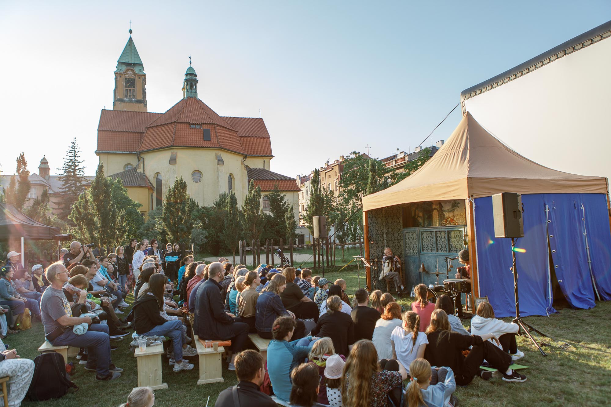 Loutkové Slovany (foto: V. Štaif, 4.6.2022)