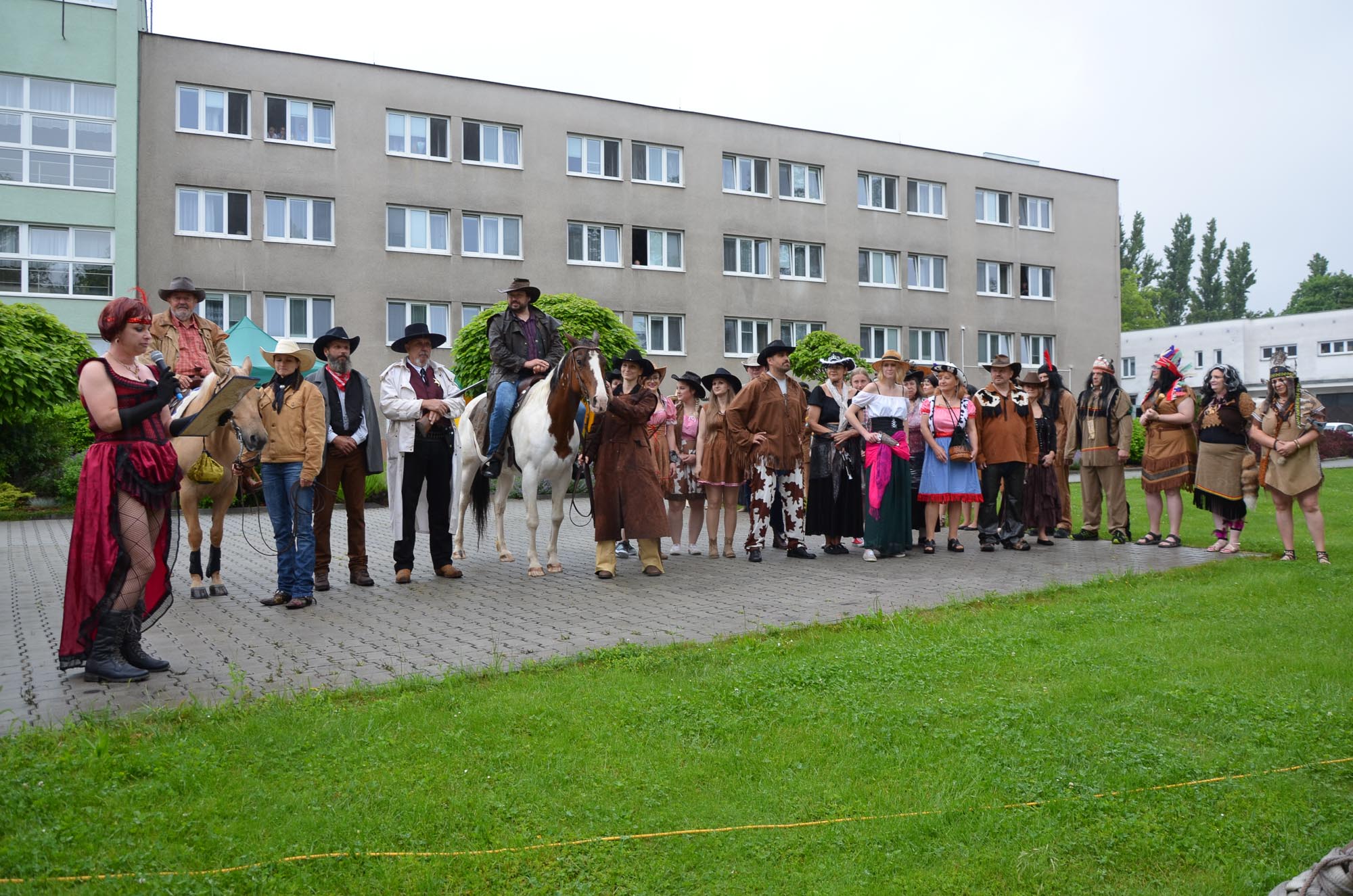 Zahradní slavnost na Divokém západě (foto: E. Kriegerová, 7.6.2022)