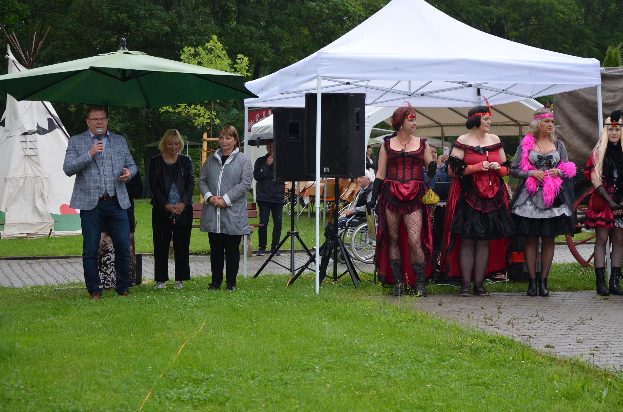 Zahradní slavnost na Divokém západě (foto: E. Kriegerová, 7.6.2022)