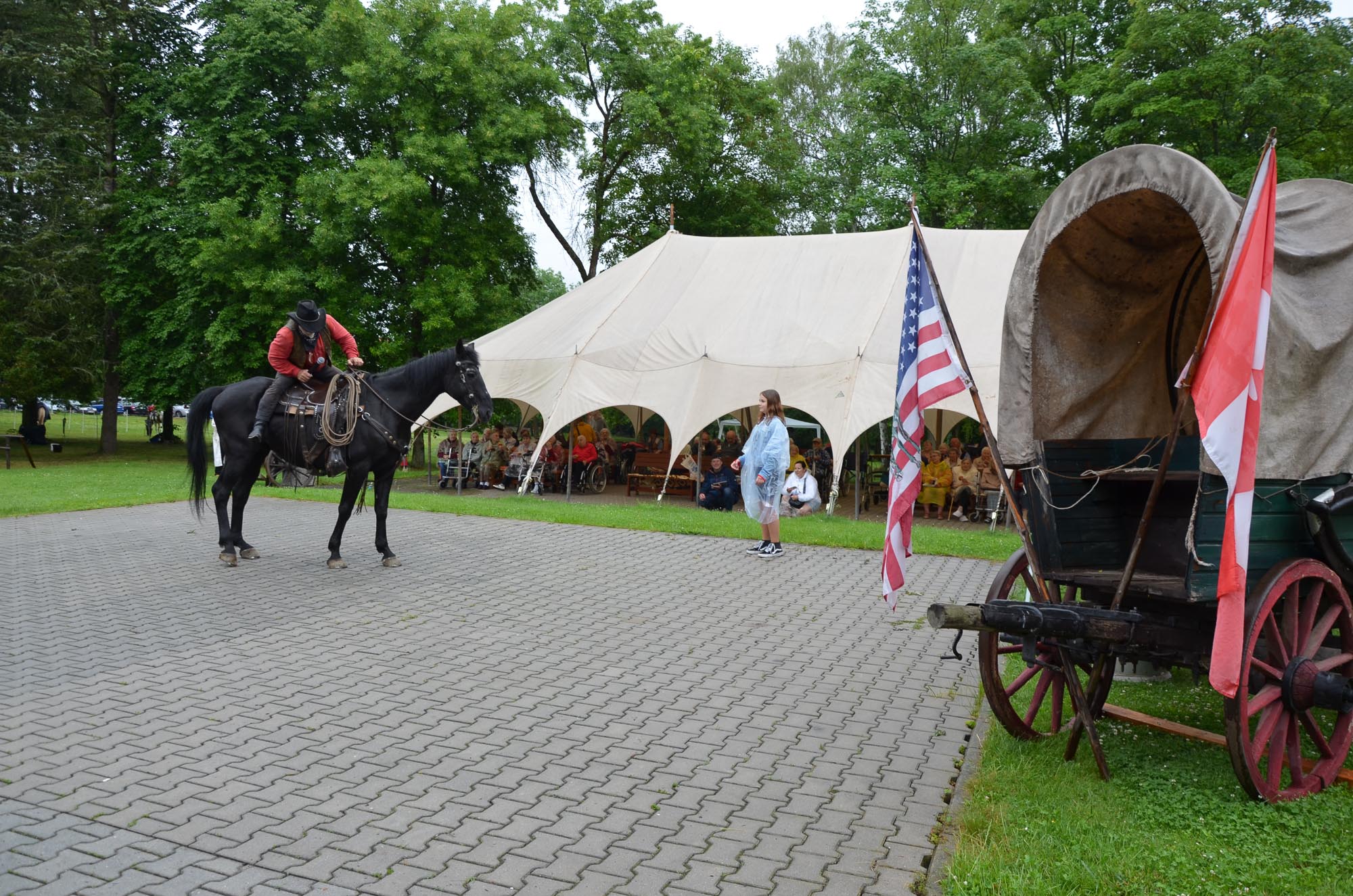 Zahradní slavnost na Divokém západě (foto: E. Kriegerová, 7.6.2022)