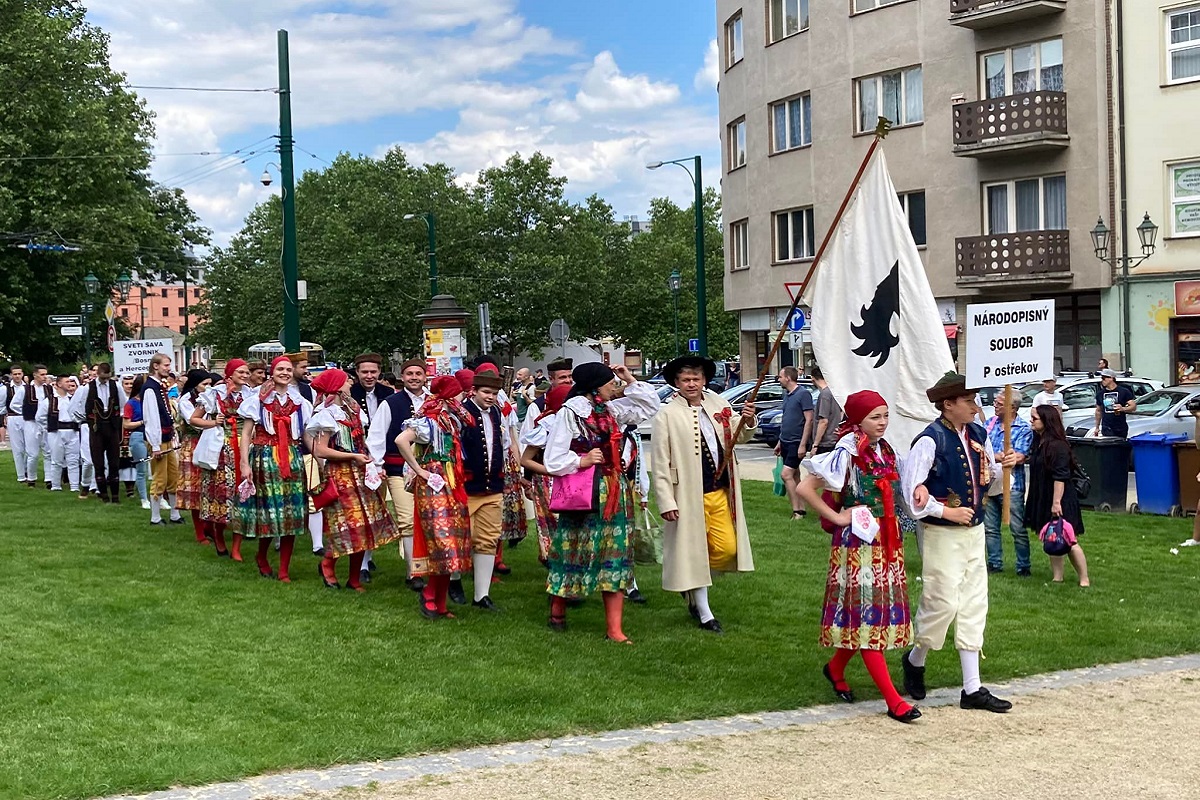 Radost z hudby i tance a také spoustu energie. To rozdávali minulý týden na mnoha místech Plzně i plzeňského regionu účastníci Mezinárodního folklorního festivalu CIOFF® Plzeň. Uskutečnil se od 8. do 11. června 2022 po tříleté přestávce, neboť v letech 2020 a 2021 se kvůli pandemii onemocnění covid-19 konat nemohl. (zdroj: Mezinárodní folklorní festival CIOFF® Plzeň, 12.6.2022)