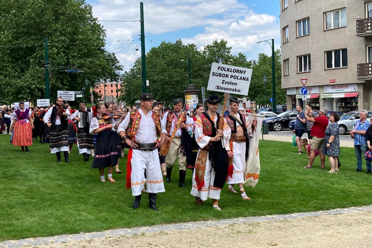 Radost z hudby i tance a také spoustu energie. To rozdávali minulý týden na mnoha místech Plzně i plzeňského regionu účastníci Mezinárodního folklorního festivalu CIOFF® Plzeň. Uskutečnil se od 8. do 11. června 2022 po tříleté přestávce, neboť v letech 2020 a 2021 se kvůli pandemii onemocnění covid-19 konat nemohl. (zdroj: Mezinárodní folklorní festival CIOFF® Plzeň, 12.6.2022)