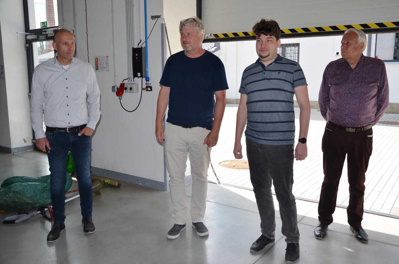 Ve čtvrtek 16. června 2022 zavítal do západočeské metropole náměstek ministra pro místní rozvoj Ondřej Profant, jenž se ve své funkci věnuje digitální transformaci Česka. I z toho důvodu se zajímal o chytré technologie, smart řešení nebo využití dronů v rámci projektů a činností města Plzně. (foto: E. Kriegerová, 16.6.2022)