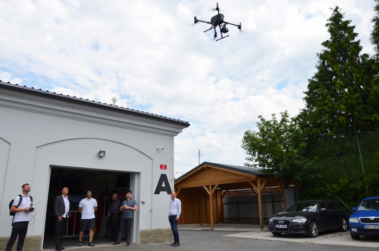 Ve čtvrtek 16. června 2022 zavítal do západočeské metropole náměstek ministra pro místní rozvoj Ondřej Profant, jenž se ve své funkci věnuje digitální transformaci Česka. I z toho důvodu se zajímal o chytré technologie, smart řešení nebo využití dronů v rámci projektů a činností města Plzně. (foto: E. Kriegerová, 16.6.2022)