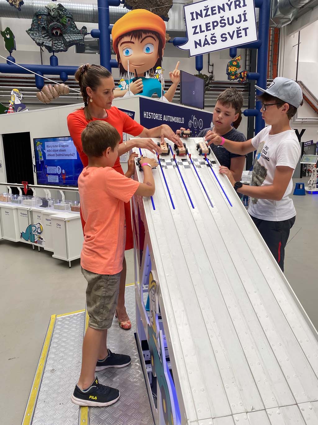 Děti z domova Domino navštívily Techmanii (foto: M. Kovářová, 28.6.2022)