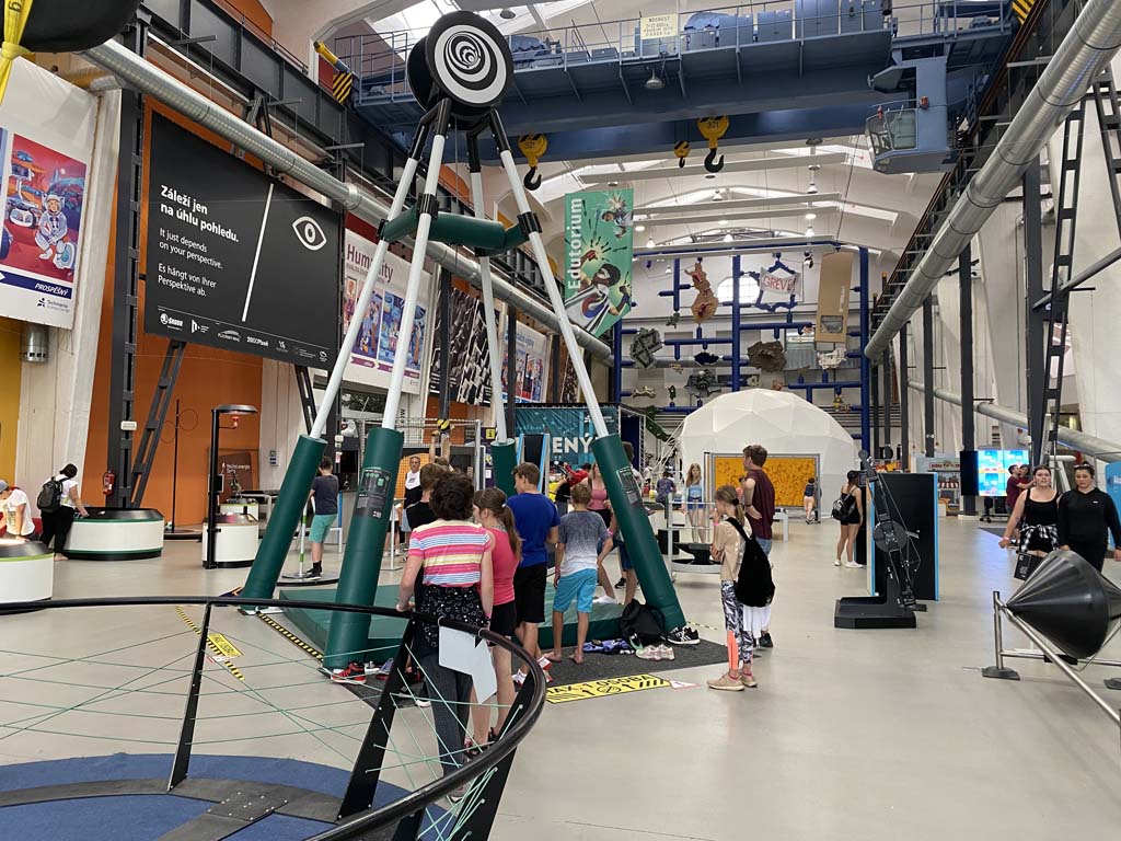 Děti z domova Domino navštívily Techmanii (foto: M. Kovářová, 28.6.2022)