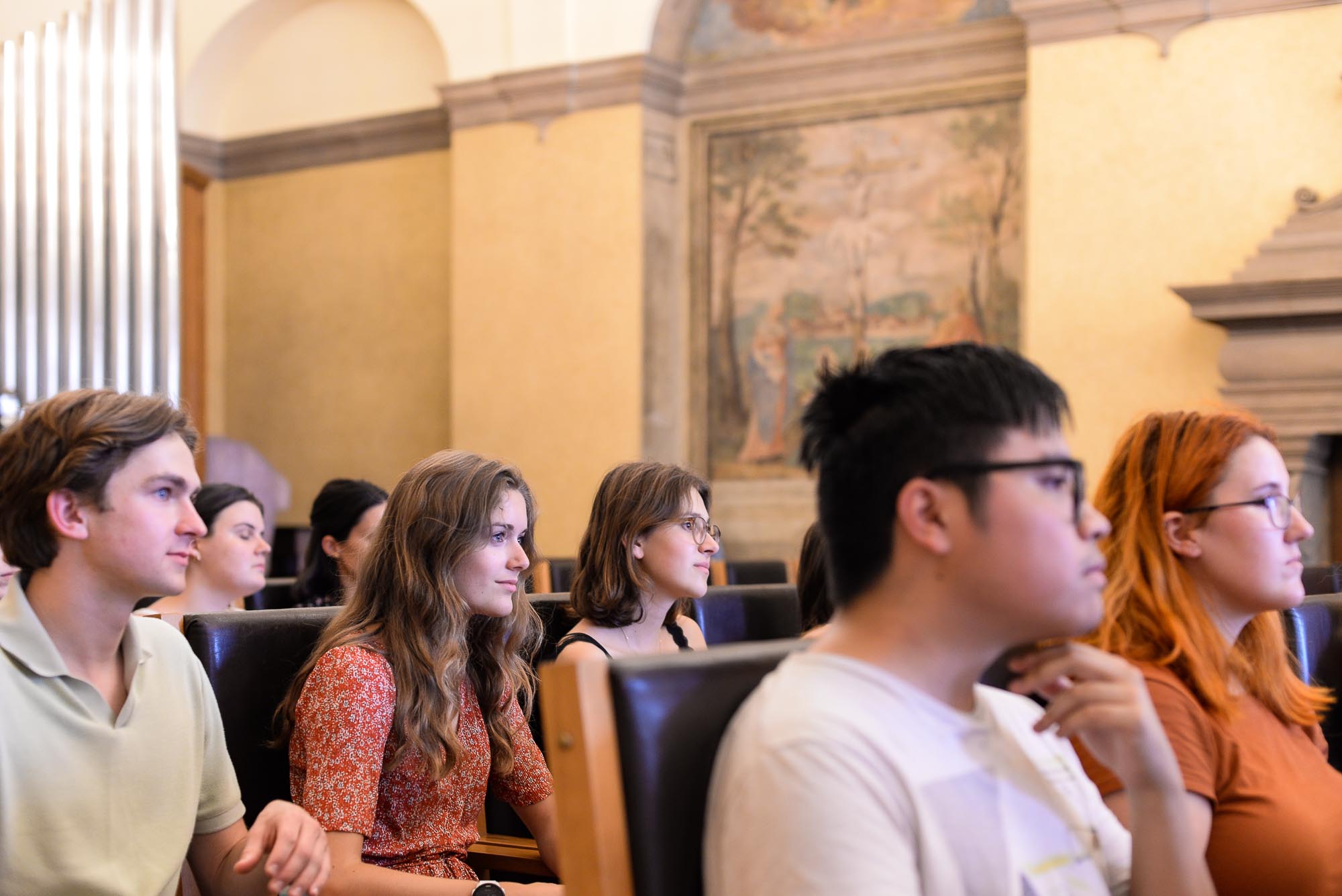 Stipendisté mezinárodní letní jazykové školy navštívili radnici (foto: M. Pecuch, 13.7.2022)