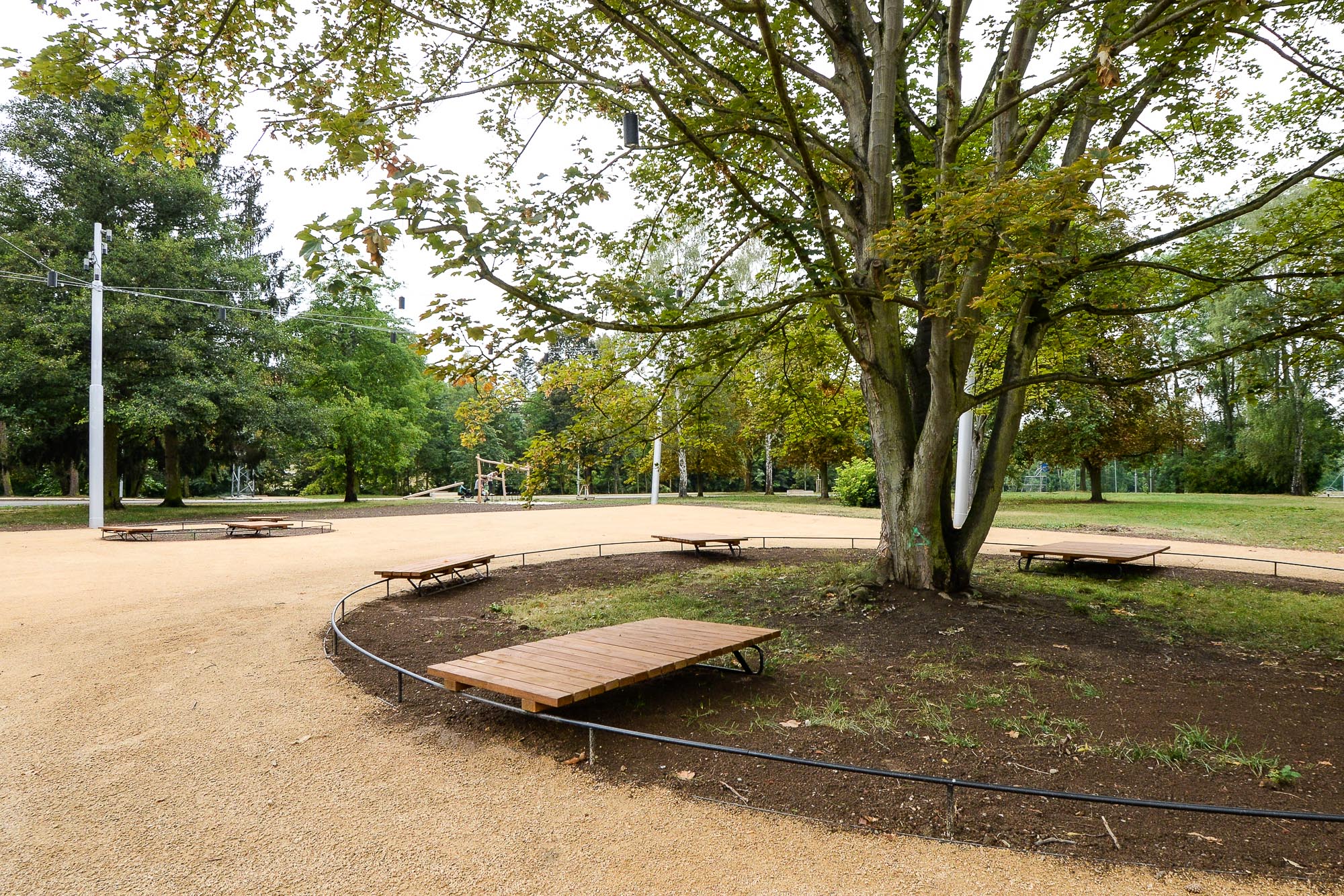 Zrevitalizovaný park za OC Plzeň Plaza se otevřel veřejnosti (foto: M. Pecuch, 19.8.2022)