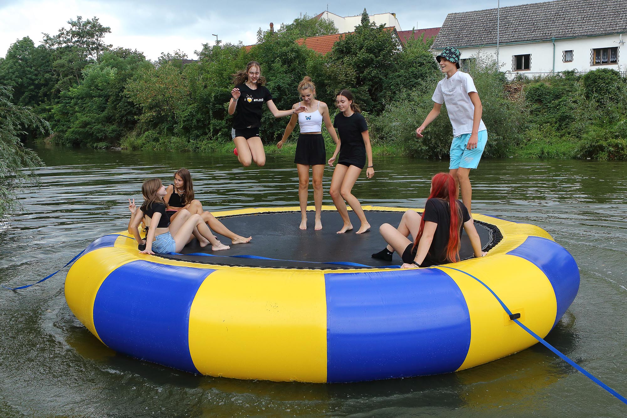 Úvodní víkend Sportmanie Plzeň 2022 poznamenal déšť (foto: Z. Vaiz, 20.8.2022)