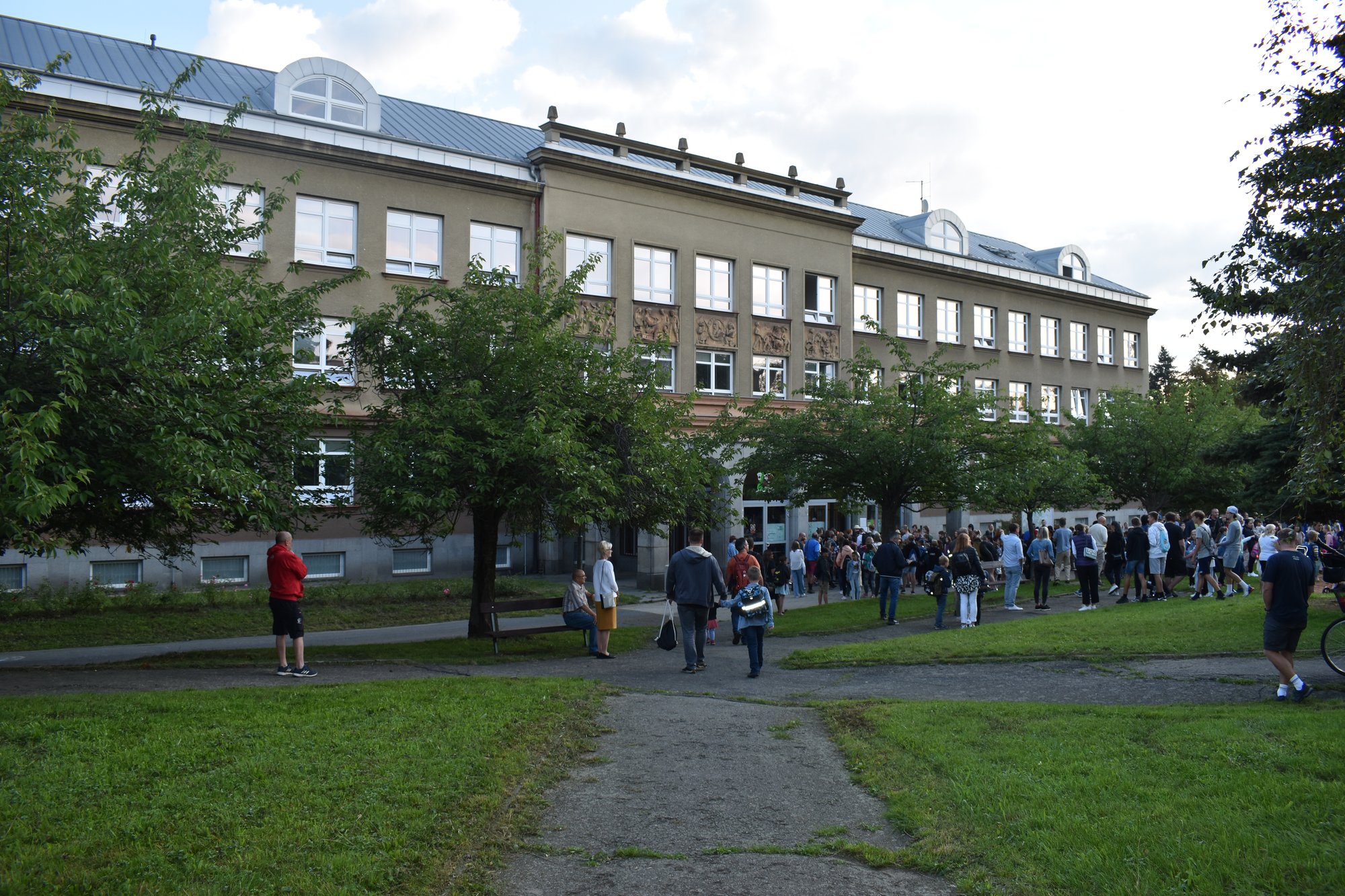 První školní den v Plzni (foto: M. Pecuch, A. Jarošová, E. Kriegerová, H. Josefová, 1.9.2022)