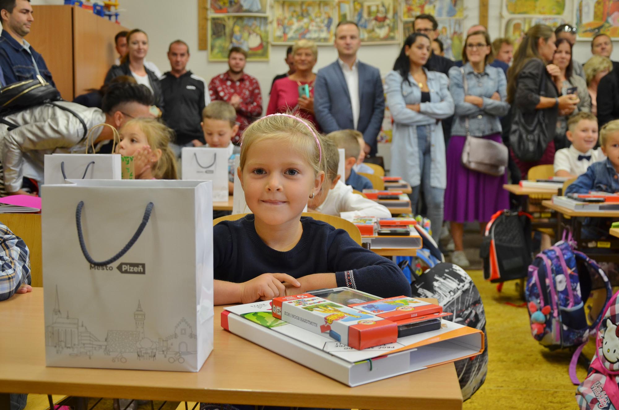 První školní den v Plzni (foto: M. Pecuch, A. Jarošová, E. Kriegerová, H. Josefová, 1.9.2022)