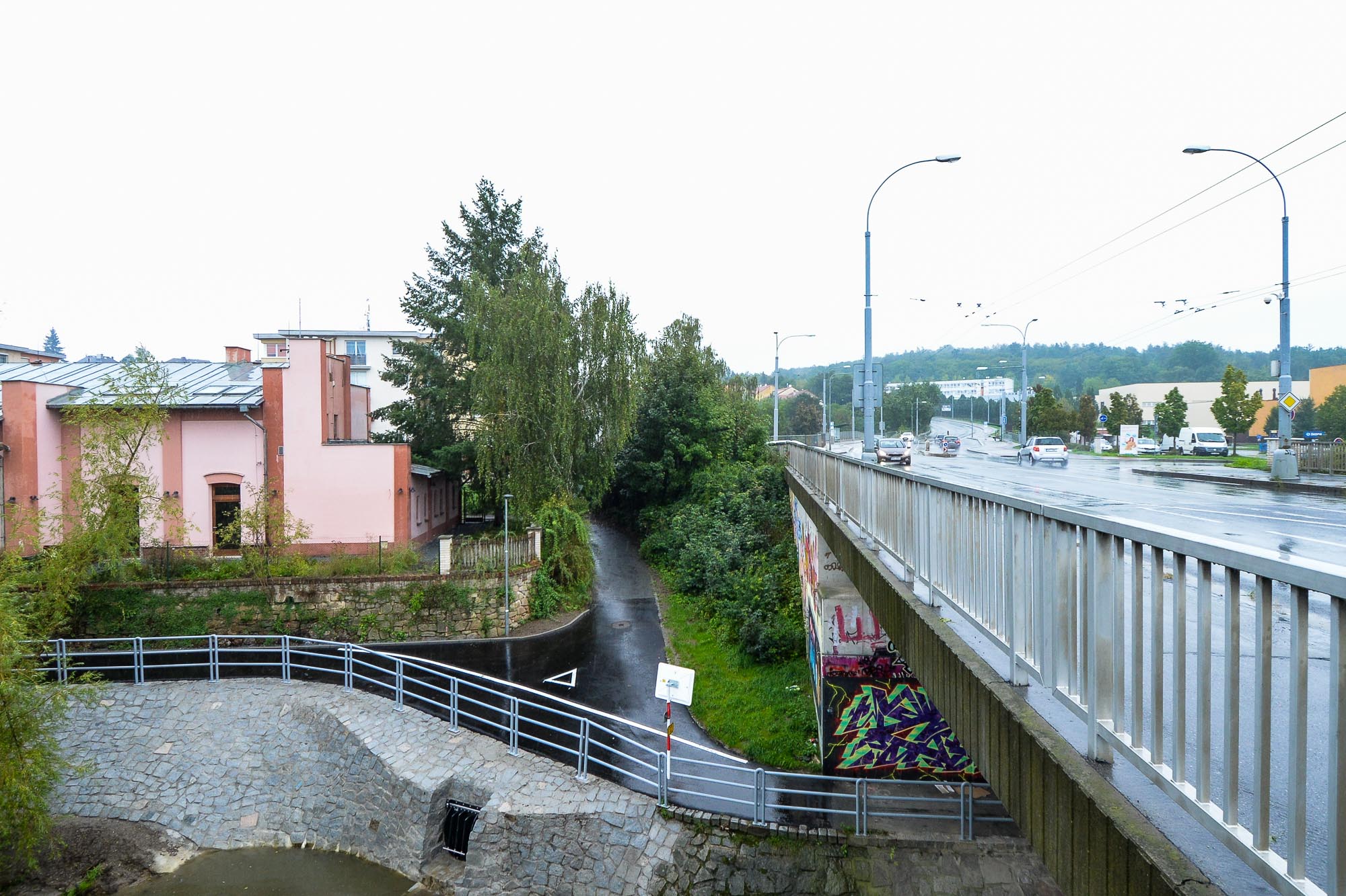 Jeden z nejfrekventovanějších úseků plzeňských zelených stezek u Radbuzy byl opět otevřen (foto: M. Pecuch, 14.9.2022)