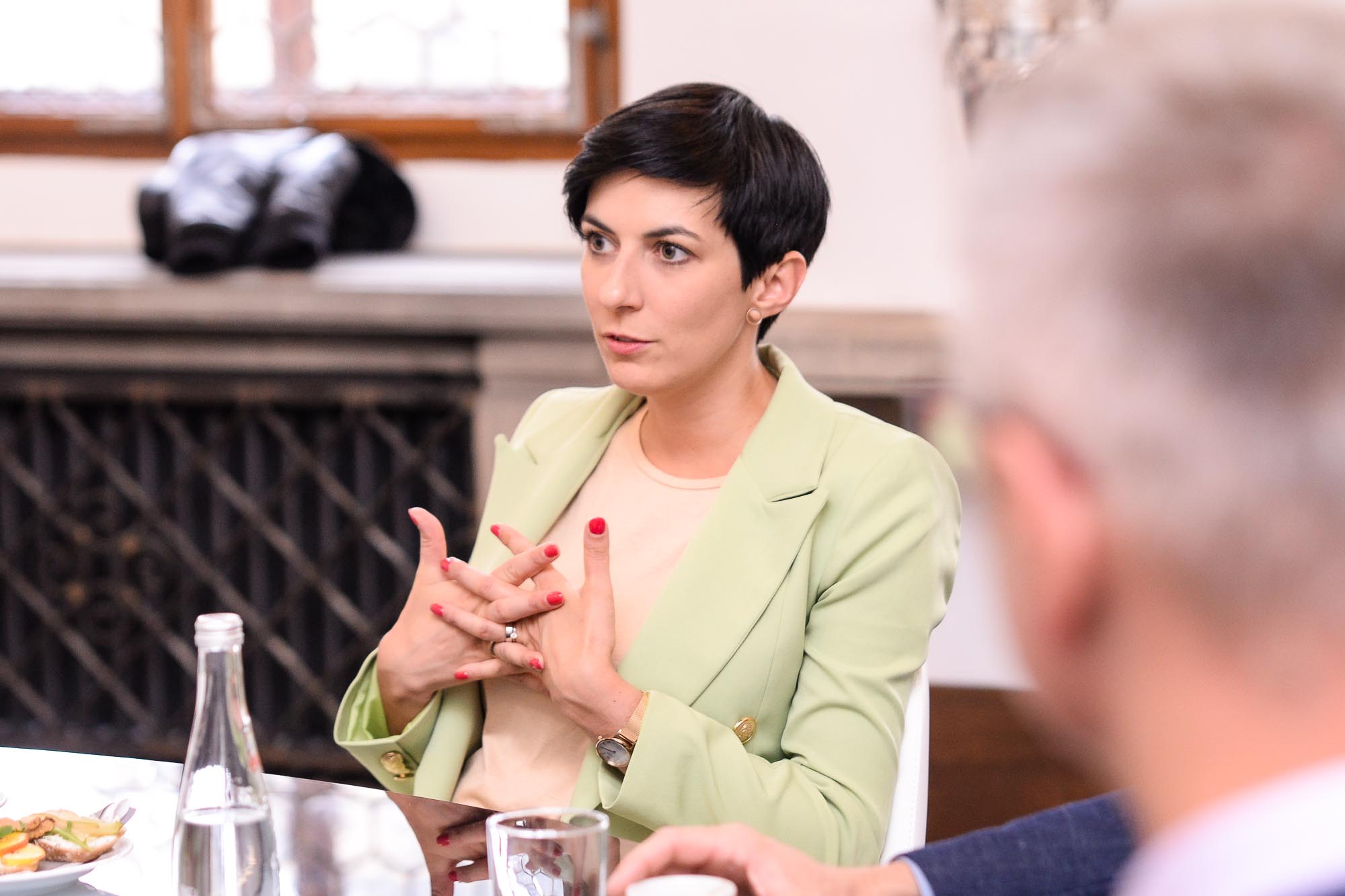 Předsedkyni PS Parlamentu České republiky Markétu Pekarovou Adamovou přivítal primátor Pavel Šindelář (foto: M. Pecuch, 15.9.2022)