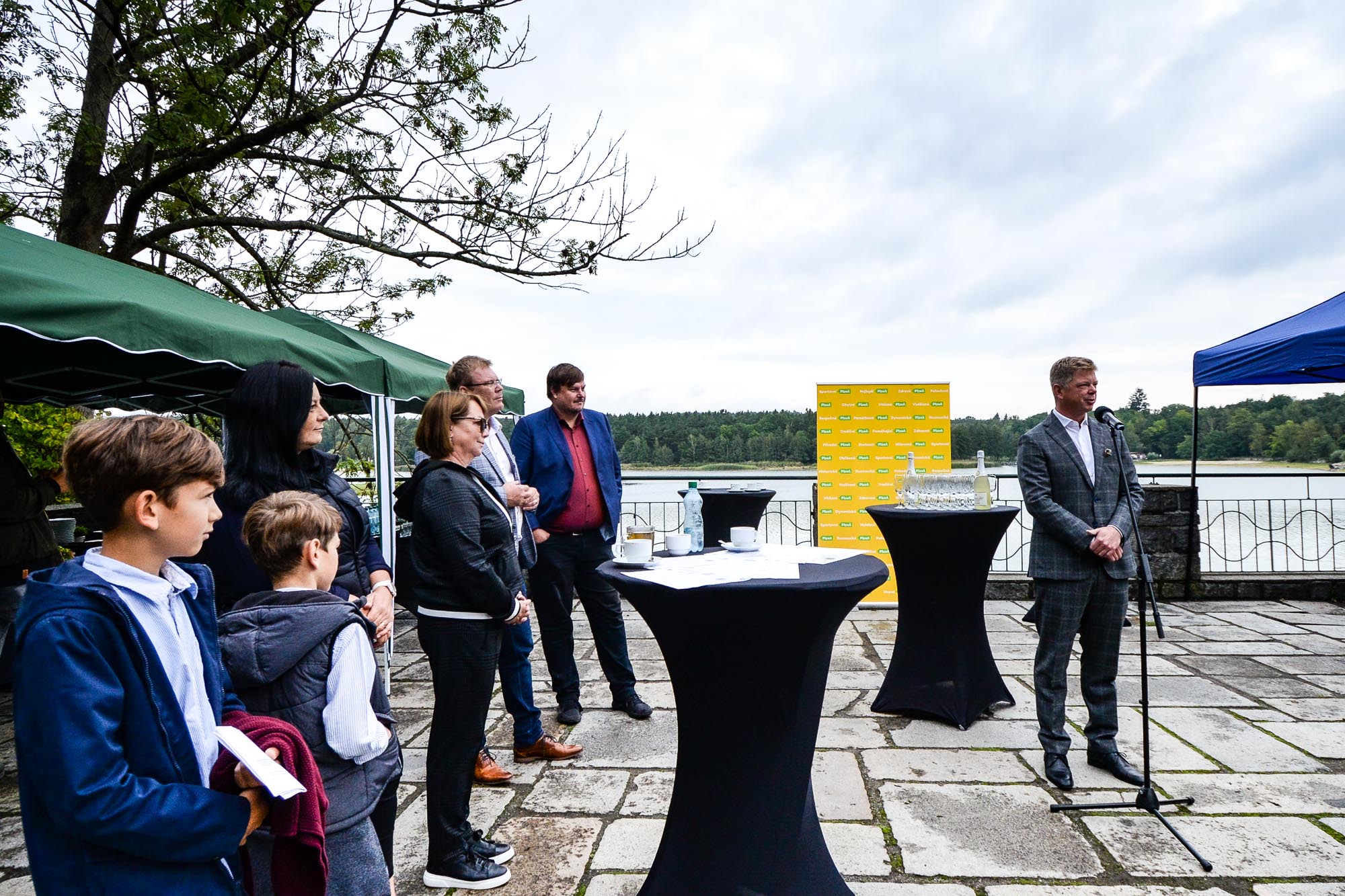 Plzeň začíná napouštět Velký bolevecký rybník přečištěnou vodou z Berounky (foto: M. Pecuch, 16.9.2022)