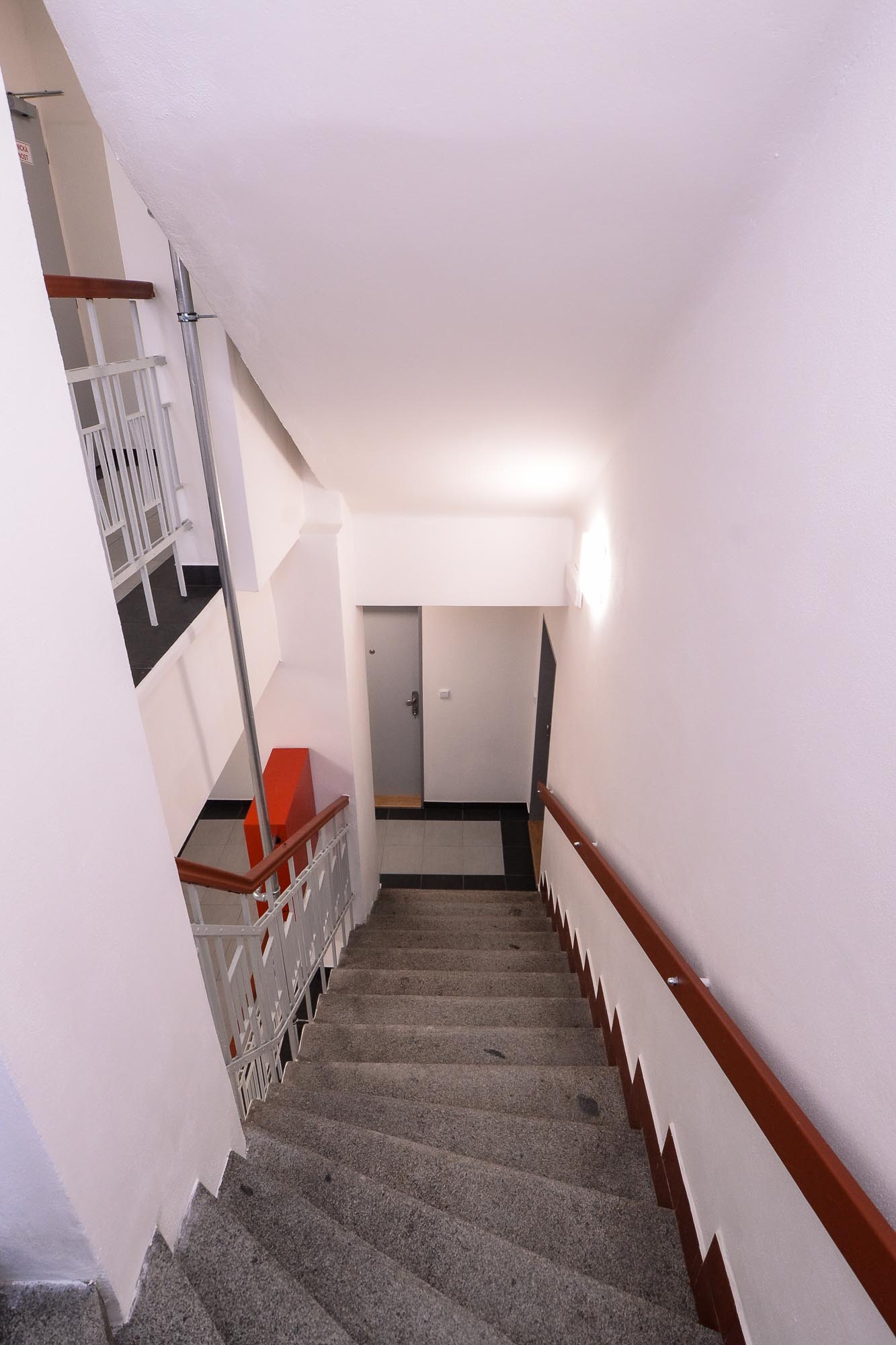 Plzeň nadále proměňuje lokalitu Plac. Opravila v Plachého 52 další bytový dům (foto: M. Pecuch, 21.9.2022)