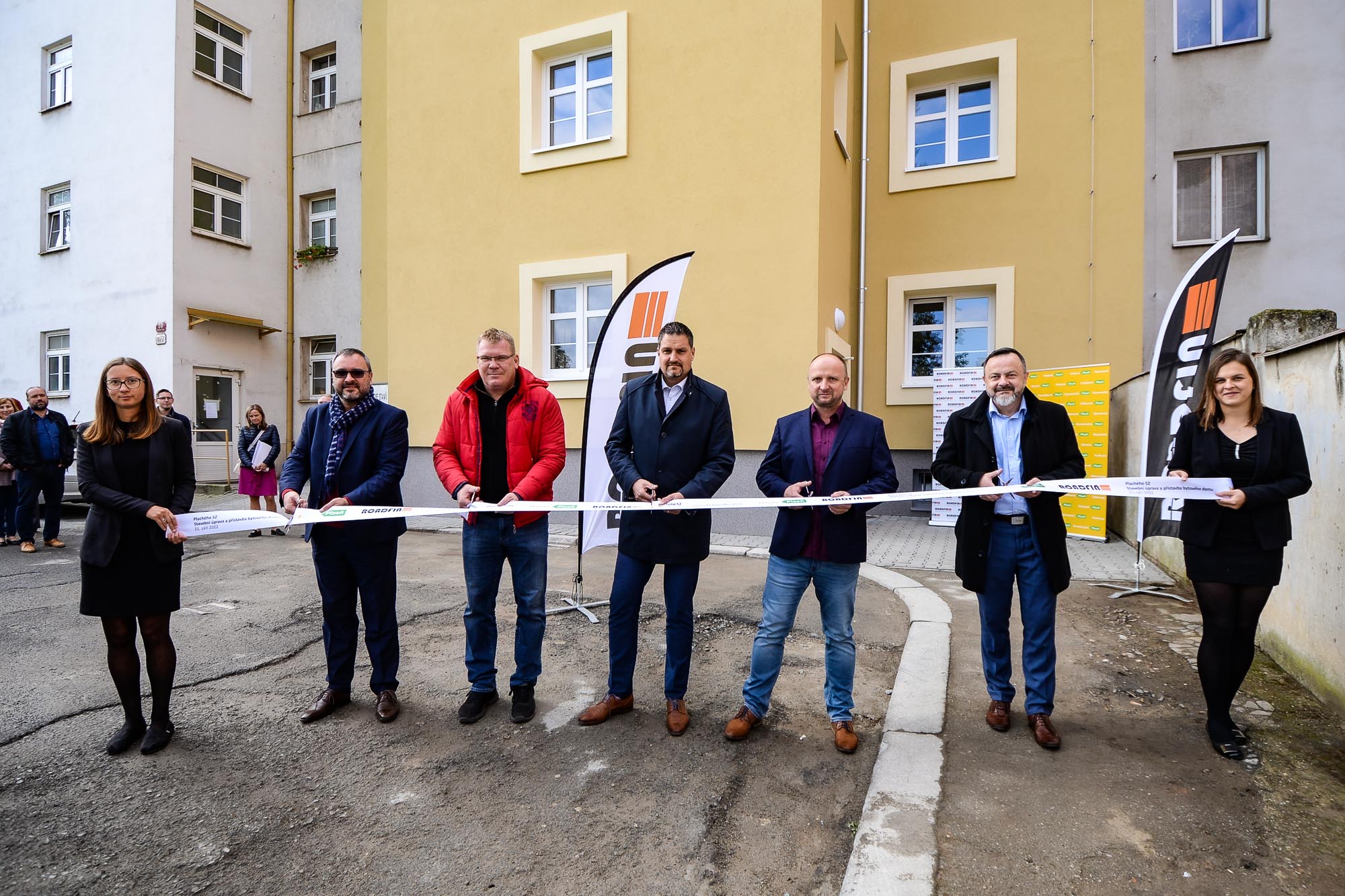 Plzeň nadále proměňuje lokalitu Plac. Opravila v Plachého 52 další bytový dům (foto: M. Pecuch, 21.9.2022)