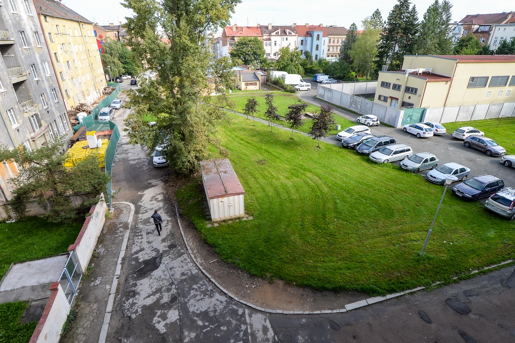 Plzeň nadále proměňuje lokalitu Plac. Opravila v Plachého 52 další bytový dům (foto: M. Pecuch, 21.9.2022)