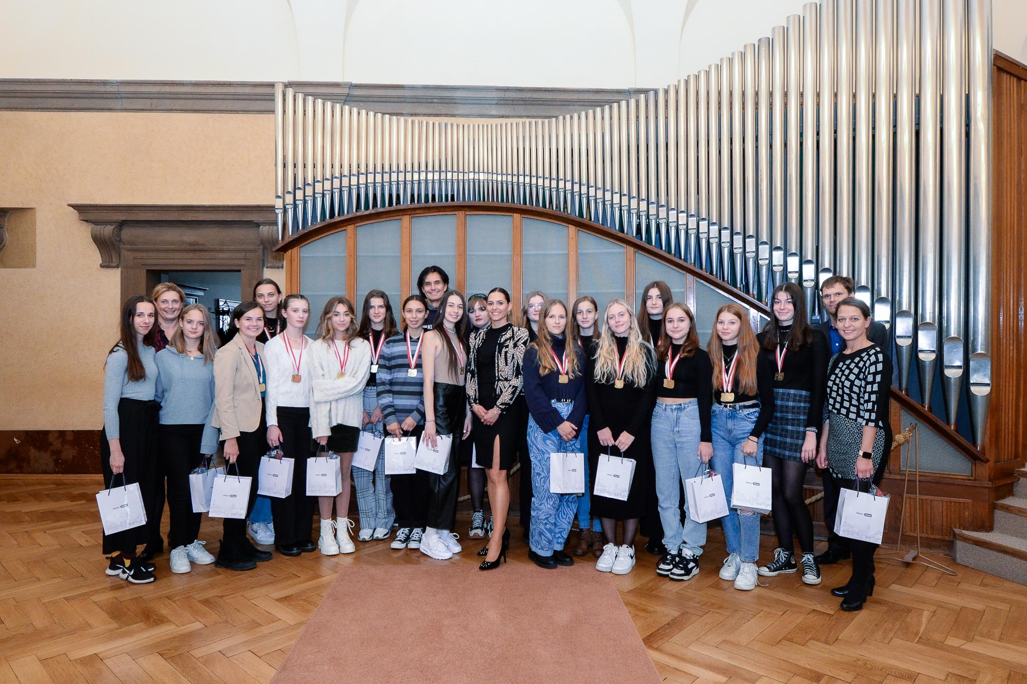 Plzeňské mistryně světa ze Storm Ballet zavítaly na plzeňskou radnici