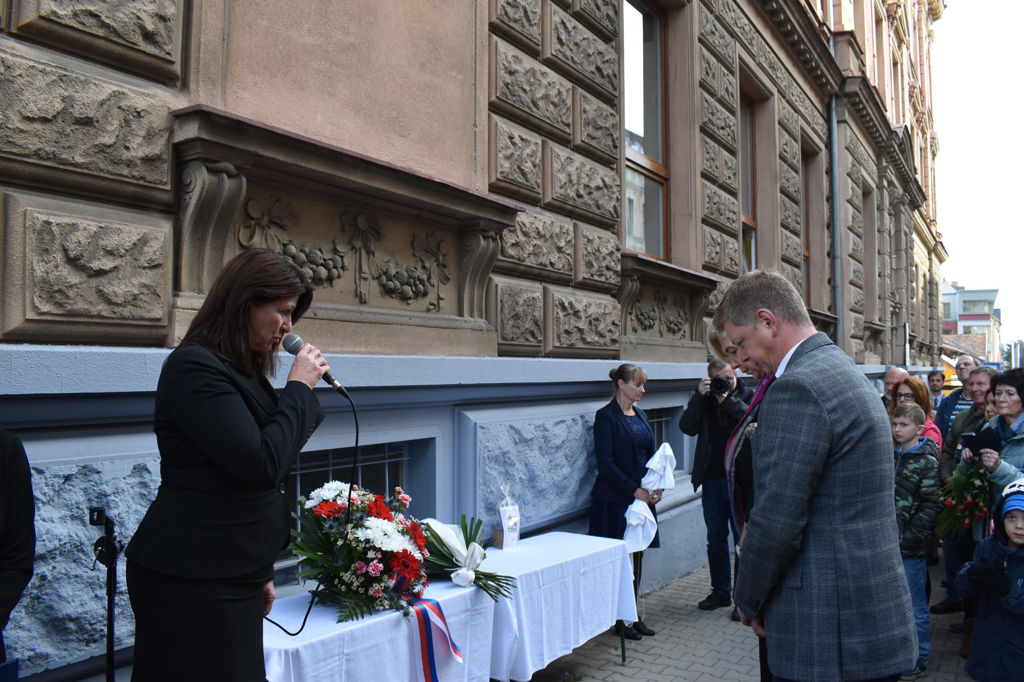 Odhalení pamětní desky Bohdanu Francovi (foto: A. Jarošová, 5.10.2022)