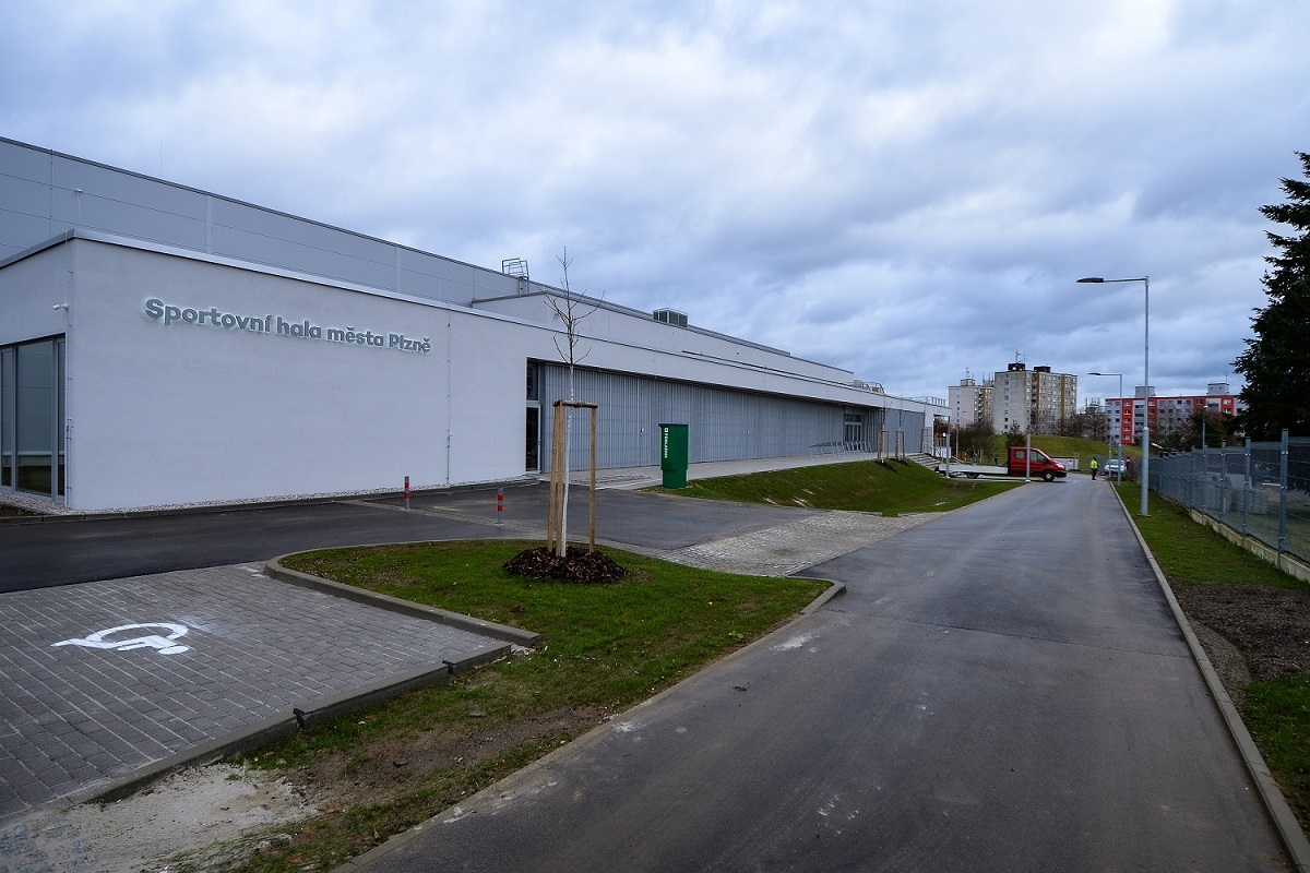 Nová víceúčelová městská sportovní hala v Krašovské (foto: M. Pecuch, 9.1.2023)