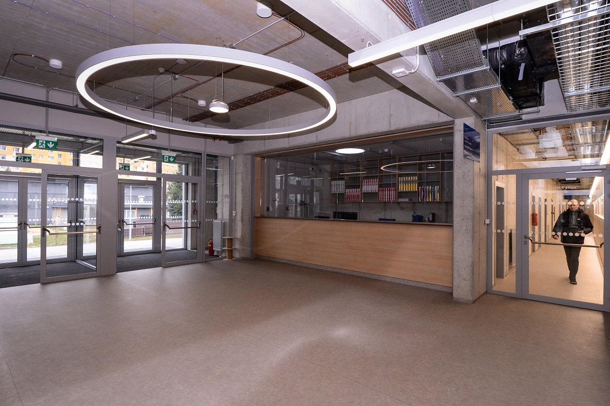 Nová víceúčelová městská sportovní hala v Krašovské (foto: M. Pecuch, 9.1.2023)