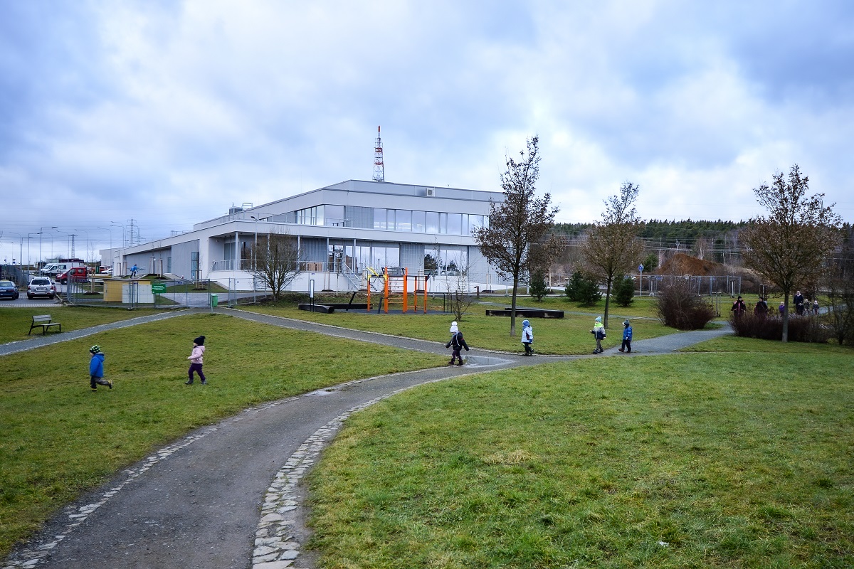 Nová víceúčelová městská sportovní hala v Krašovské (foto: M. Pecuch, 9.1.2023)