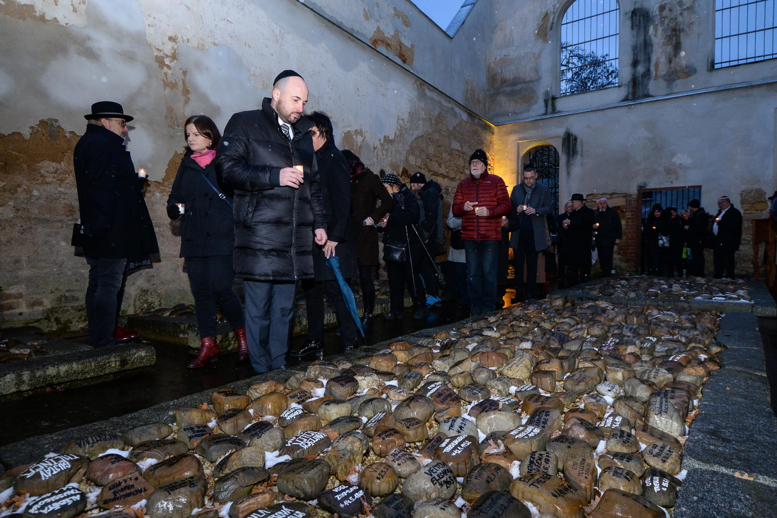 Plzeň uctila památku Židů, kteří byli před 81 lety deportováni do Terezína (foto: M. Pecuch, 22.1.2023)