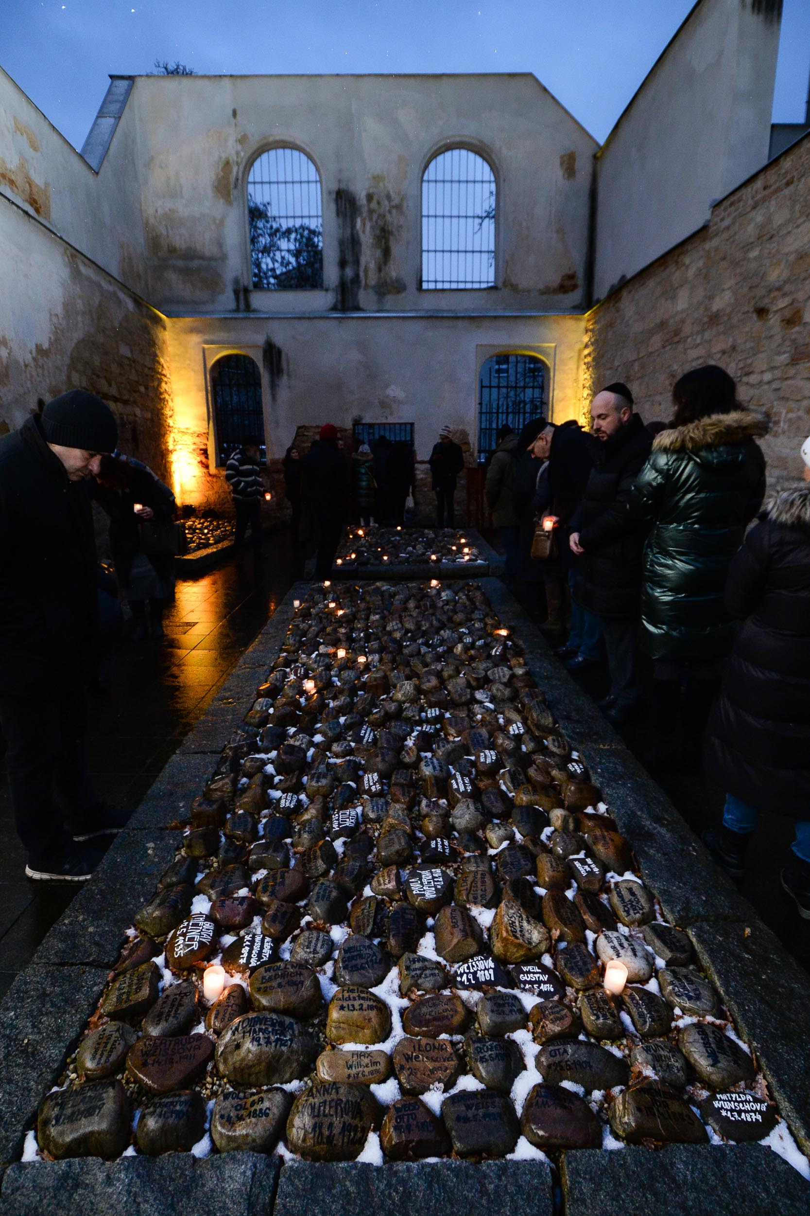 Plzeň uctila památku Židů, kteří byli před 81 lety deportováni do Terezína (foto: M. Pecuch, 22.1.2023)