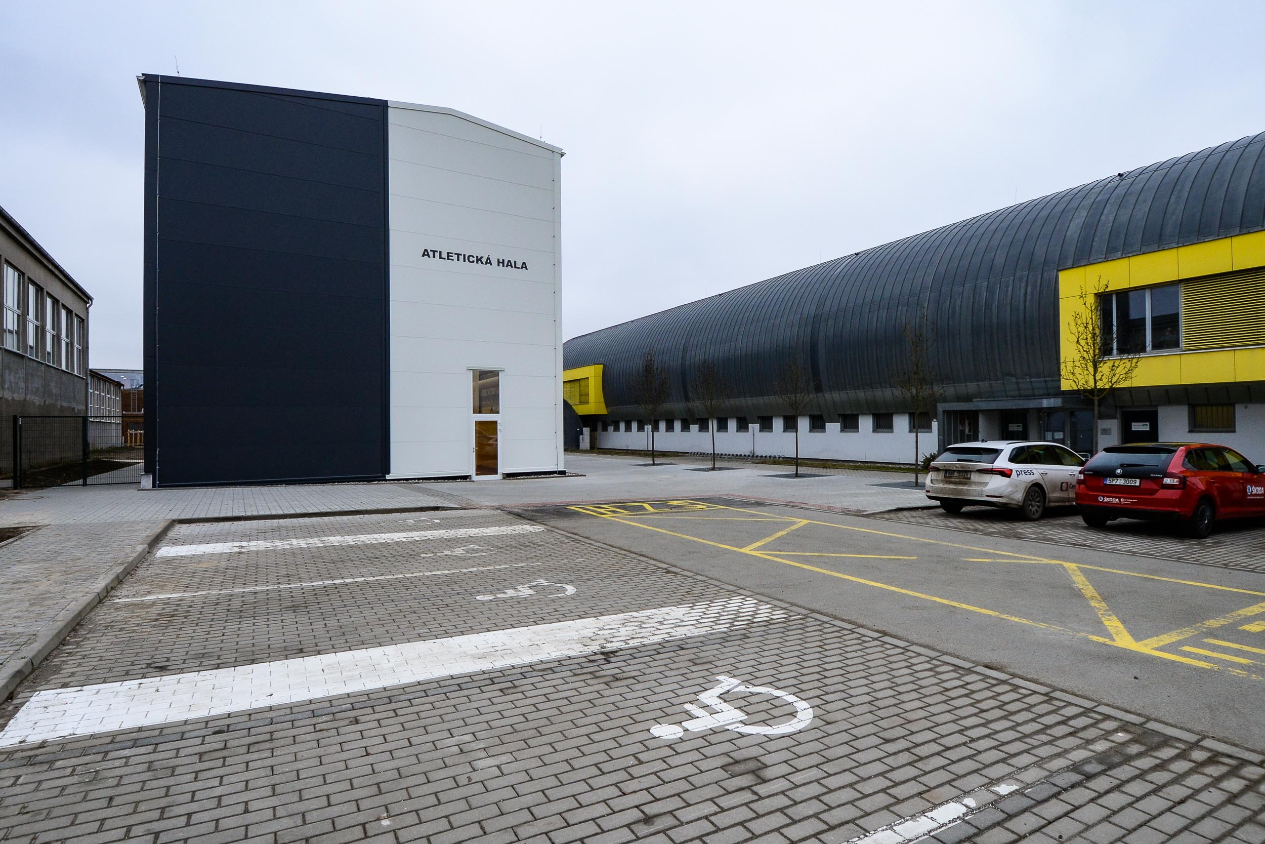Sportovní gymnázium má novou atletickou halu