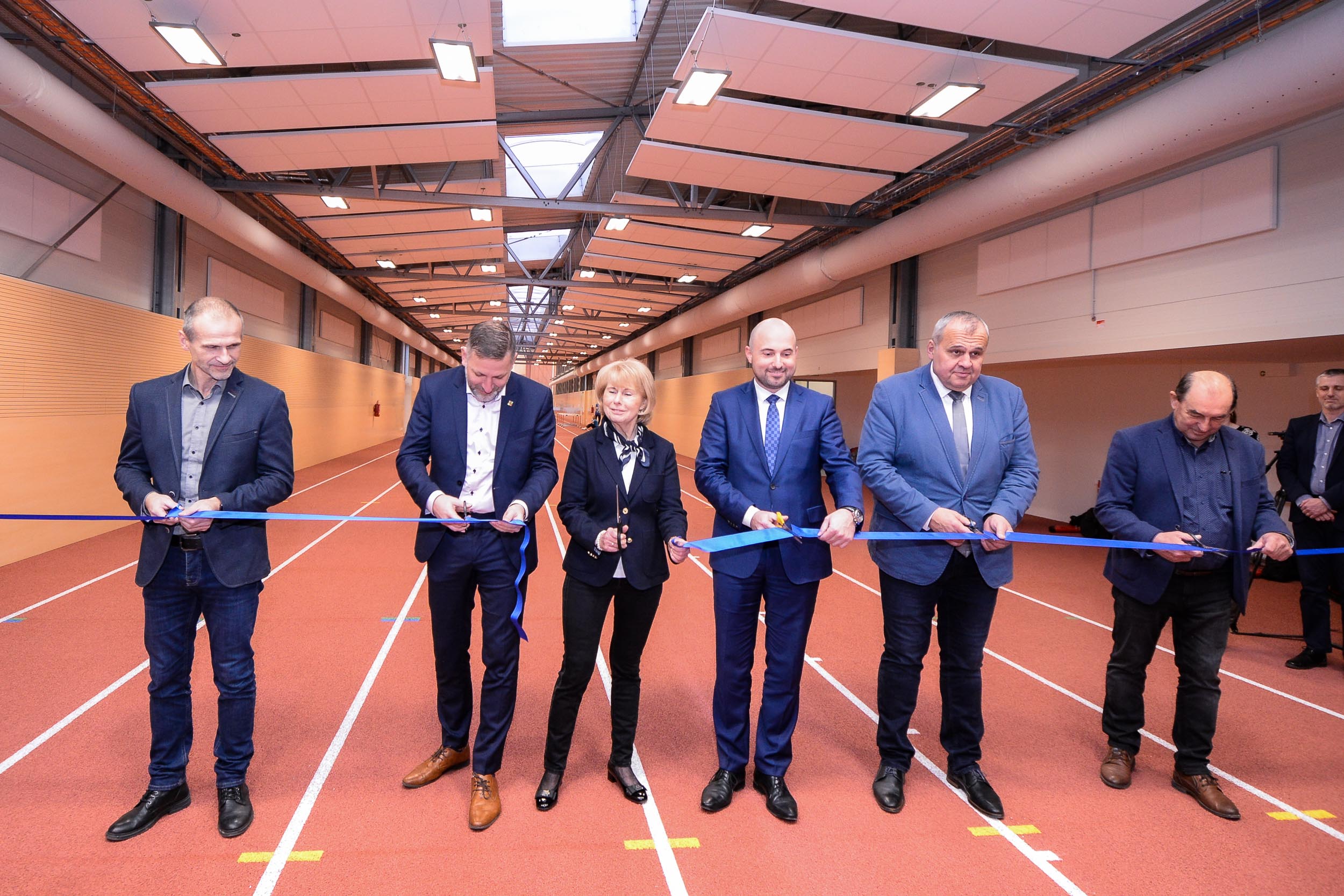 Sportovní gymnázium má novou atletickou halu (foto: M. Pecuch, 25.1.2023)