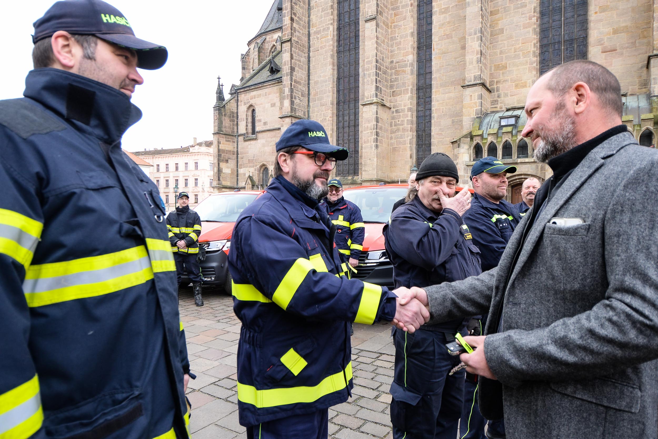 Město Plzeň předalo nová vozidla dobrovolným hasičům (foto: M. Pecuch, 15.3.2023)