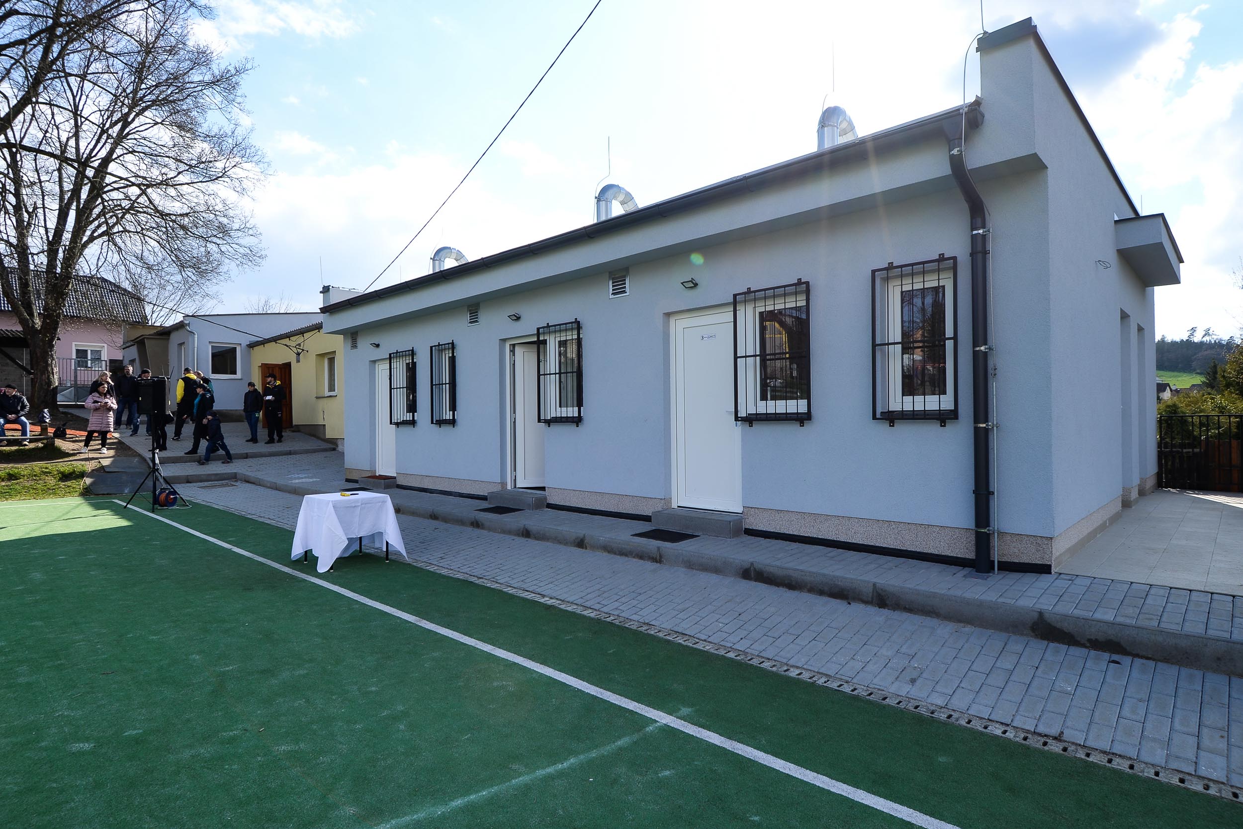 Litičtí házenkáři už se převlékají v nových šatnách (foto: M. Pecuch, 19.4.2023)