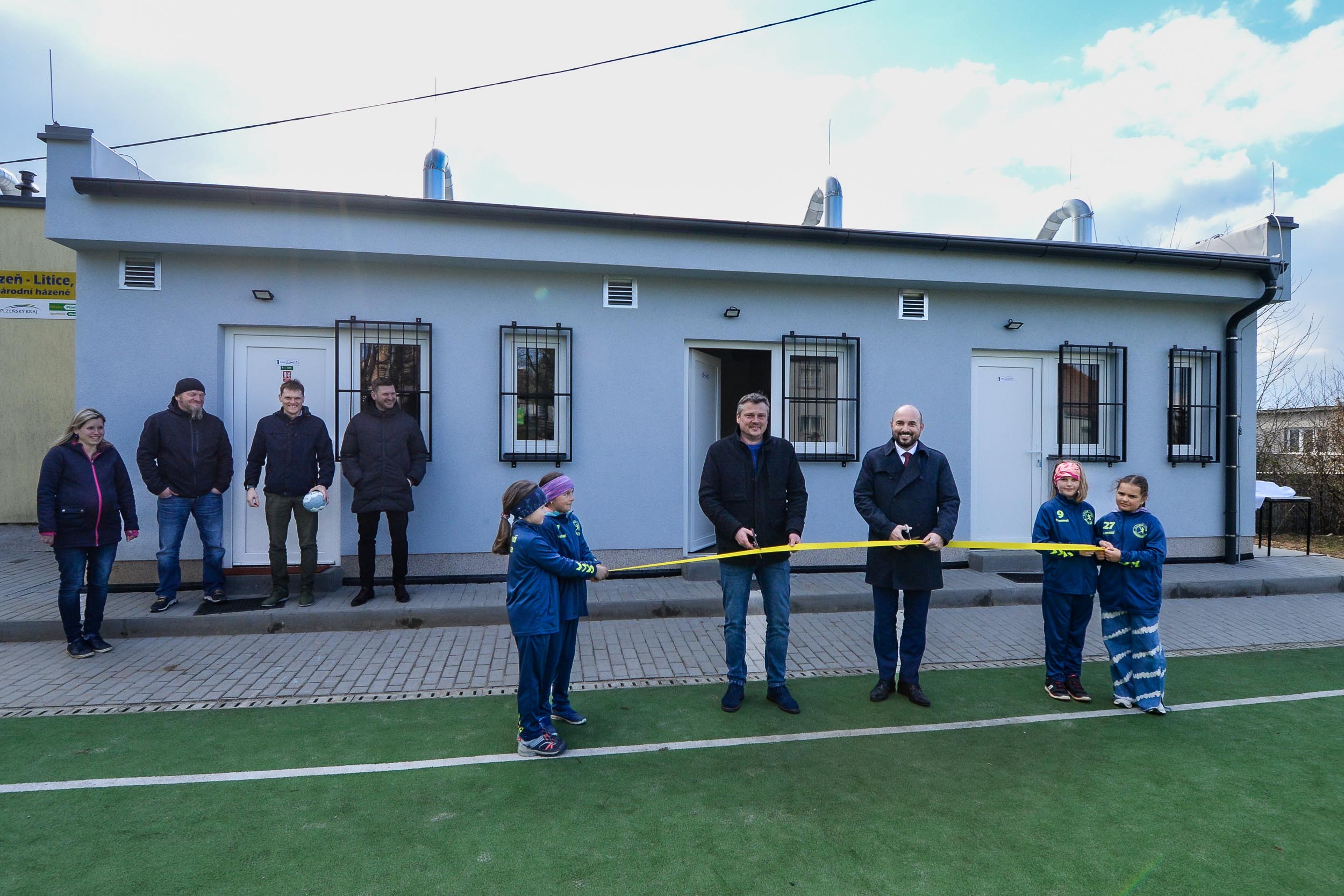 Litičtí házenkáři už se převlékají v nových šatnách (foto: M. Pecuch, 19.4.2023)