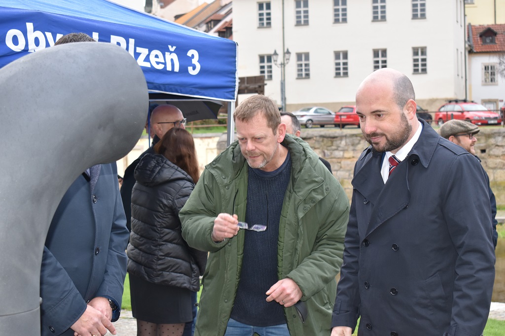 Po Praze, Ostravě, New Yorku, se i Plzeň dočkala svého Poesiomatu (foto: E. Barborková, 25.4.2023)