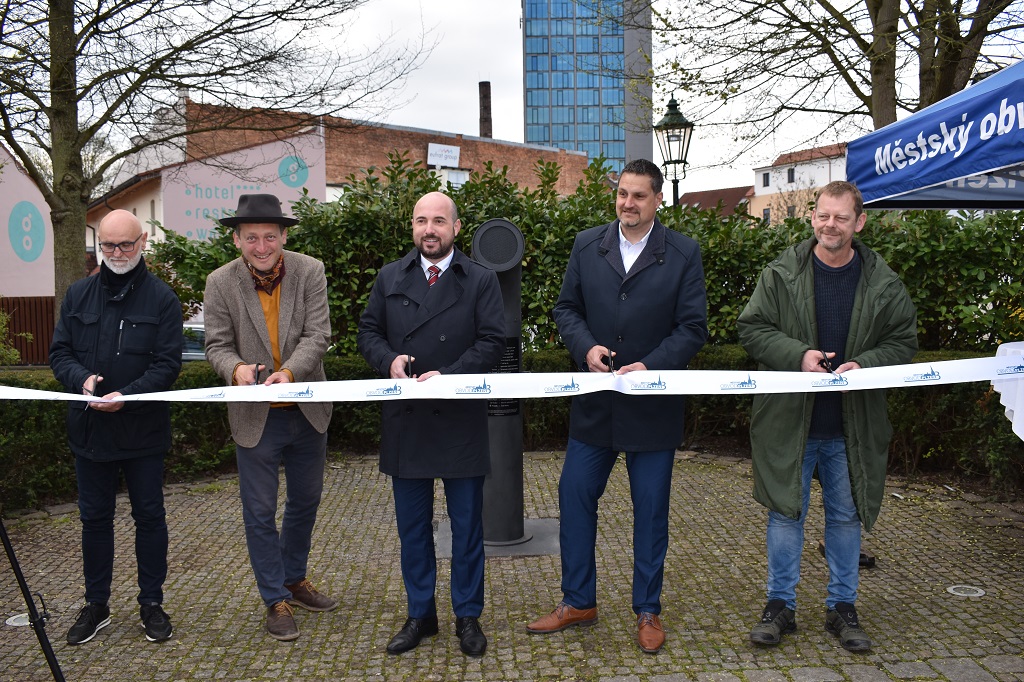 Po Praze, Ostravě, New Yorku, se i Plzeň dočkala svého Poesiomatu (foto: E. Barborková, 25.4.2023)